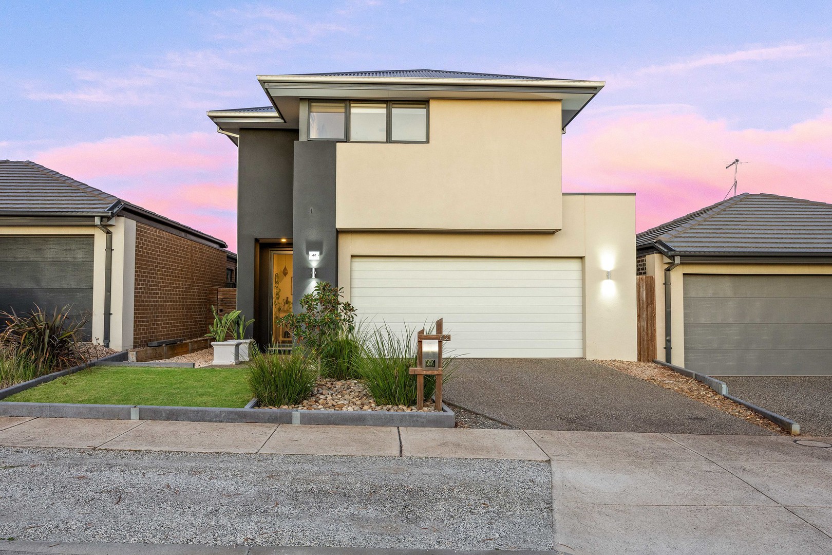 42 Galveston Avenue, Fraser Rise, VIC 3336 - Thumbnail 2 - 05/05/2025