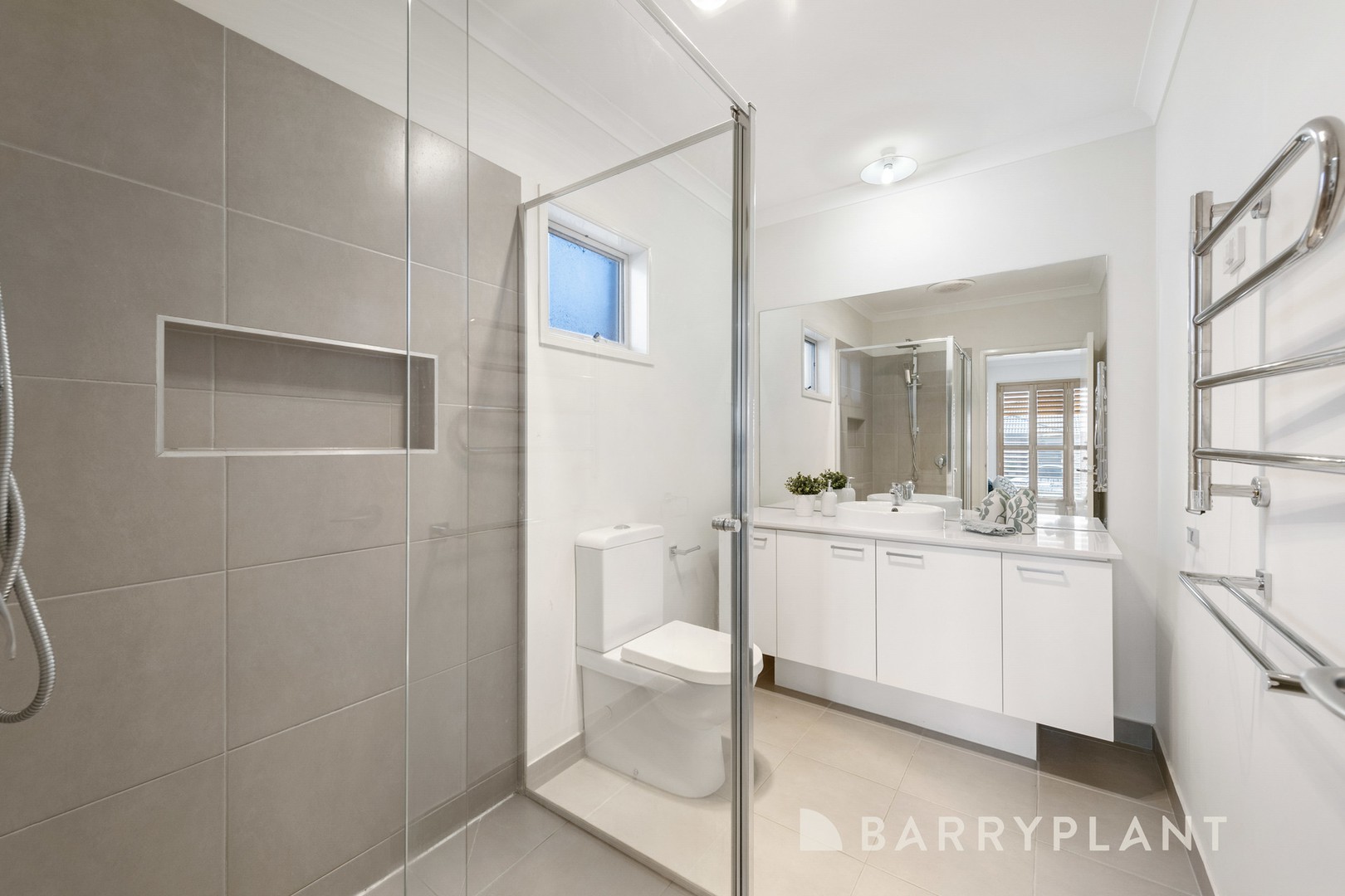 42 Gateau Drive, Werribee, VIC 3030, Werribee - Thumbnail 3