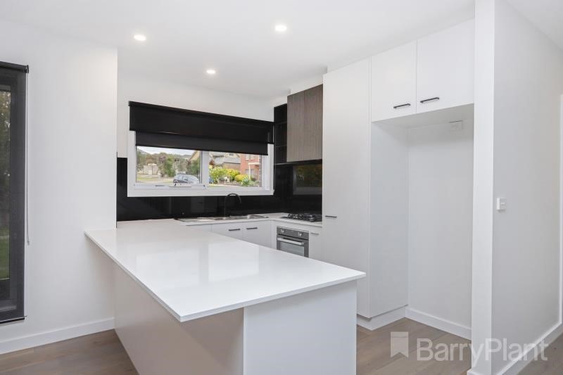 42 Hillcrest Drive, Westmeadows, VIC 3049, Westmeadows - Thumbnail 4