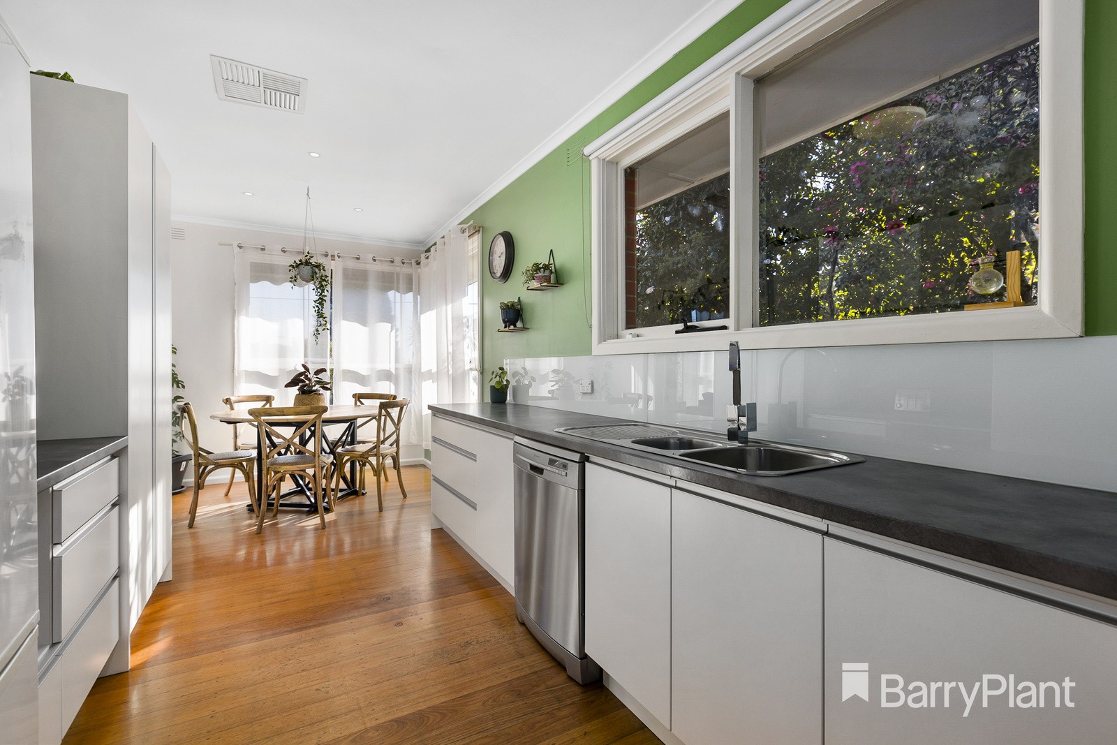 42 Joyce Avenue, Glen Waverley, VIC 3150, Glen Waverley - Thumbnail 4