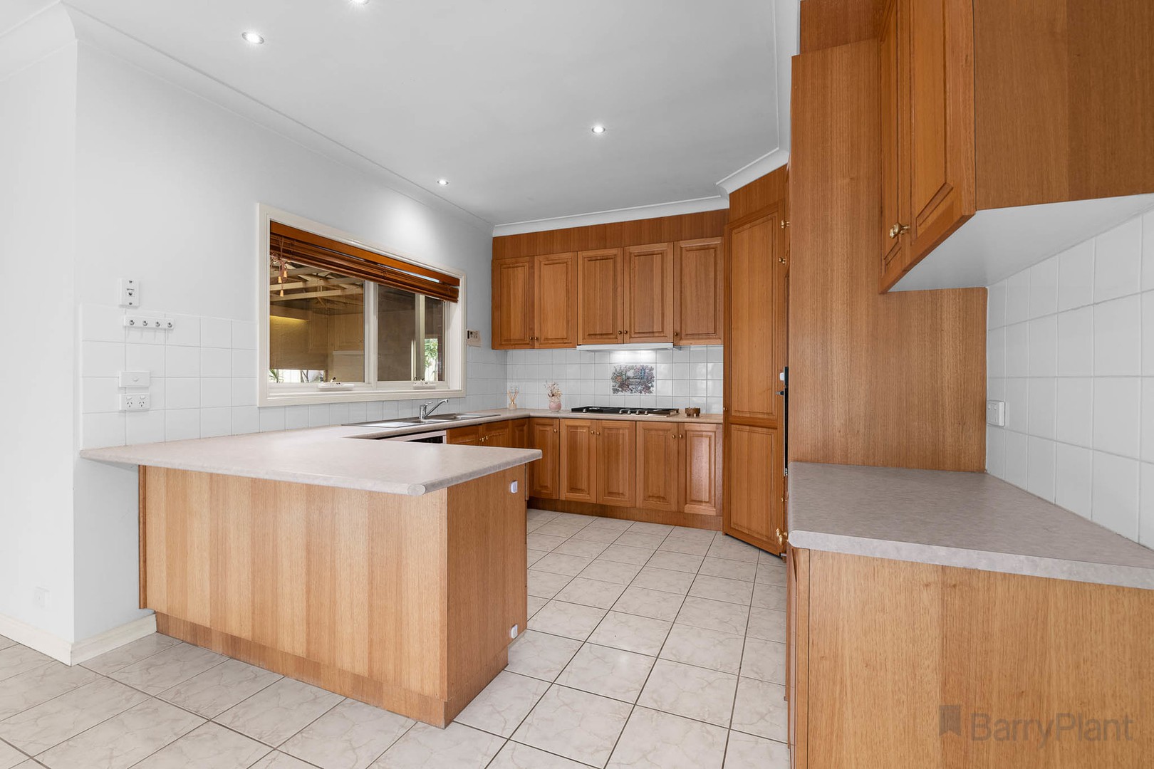 42 Littlecroft Avenue, Narre Warren South, VIC 3805 - Thumbnail 2 - 14/09/2022