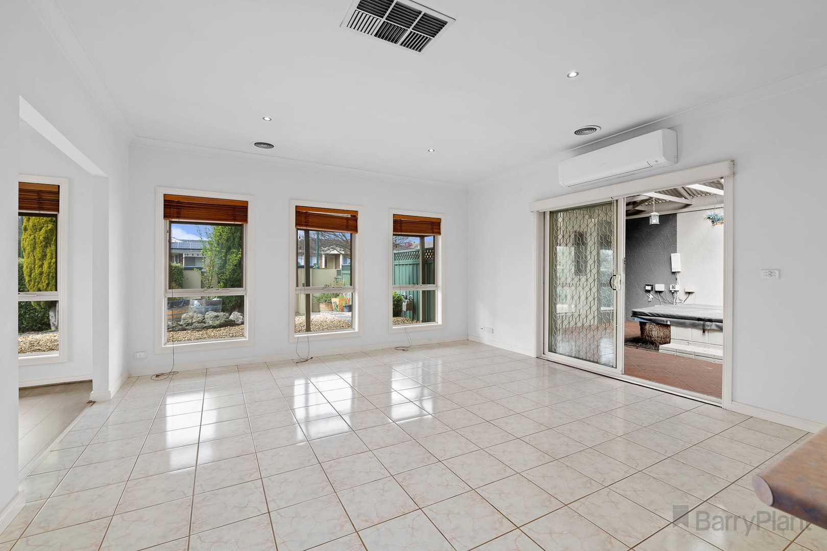 42 Littlecroft Avenue, Narre Warren South, VIC 3805, Narre Warren South - Thumbnail 4