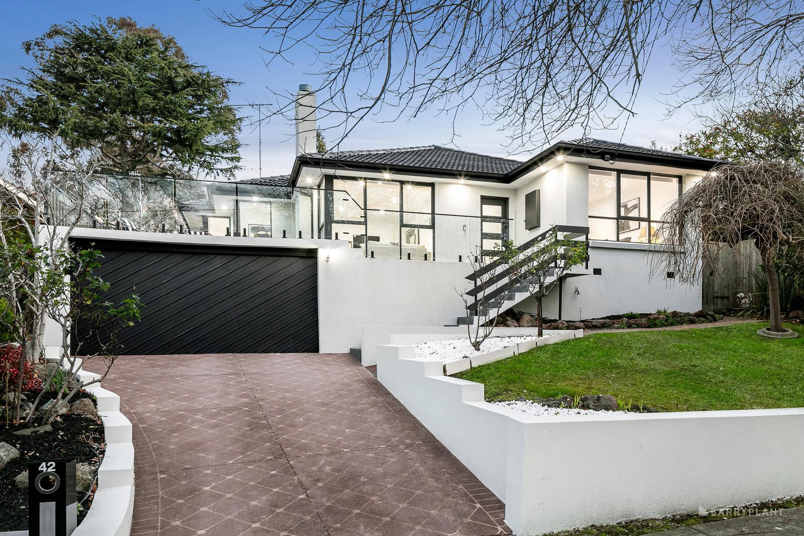 42 Lowan Avenue, Templestowe Lower, VIC 3107 - Thumbnail 2 - 08/07/2025