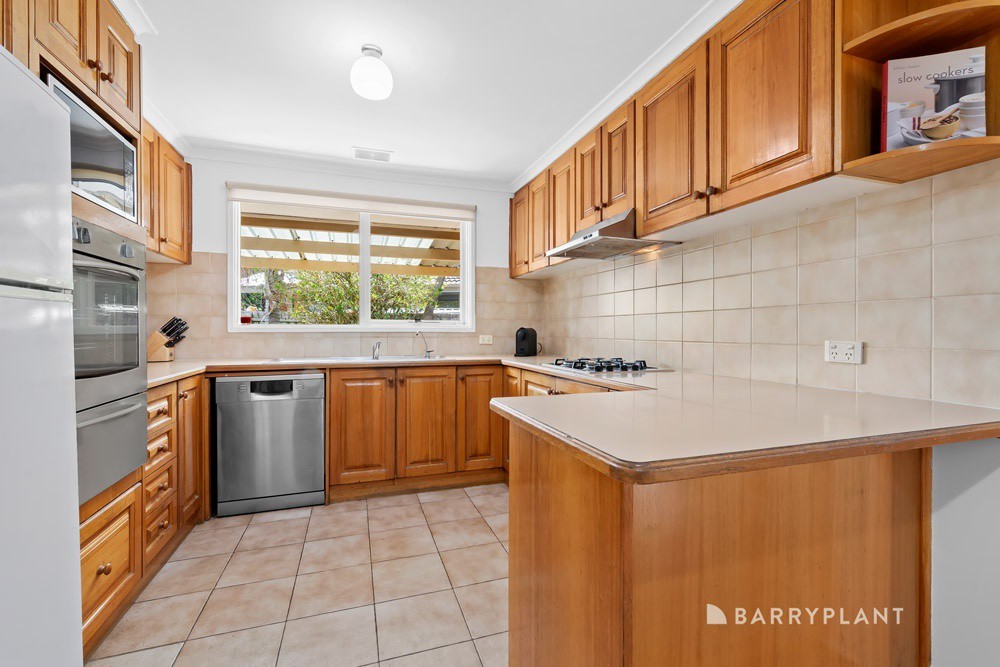 42 Madigan Crescent, Mill Park, VIC 3082, Mill Park - Thumbnail 3