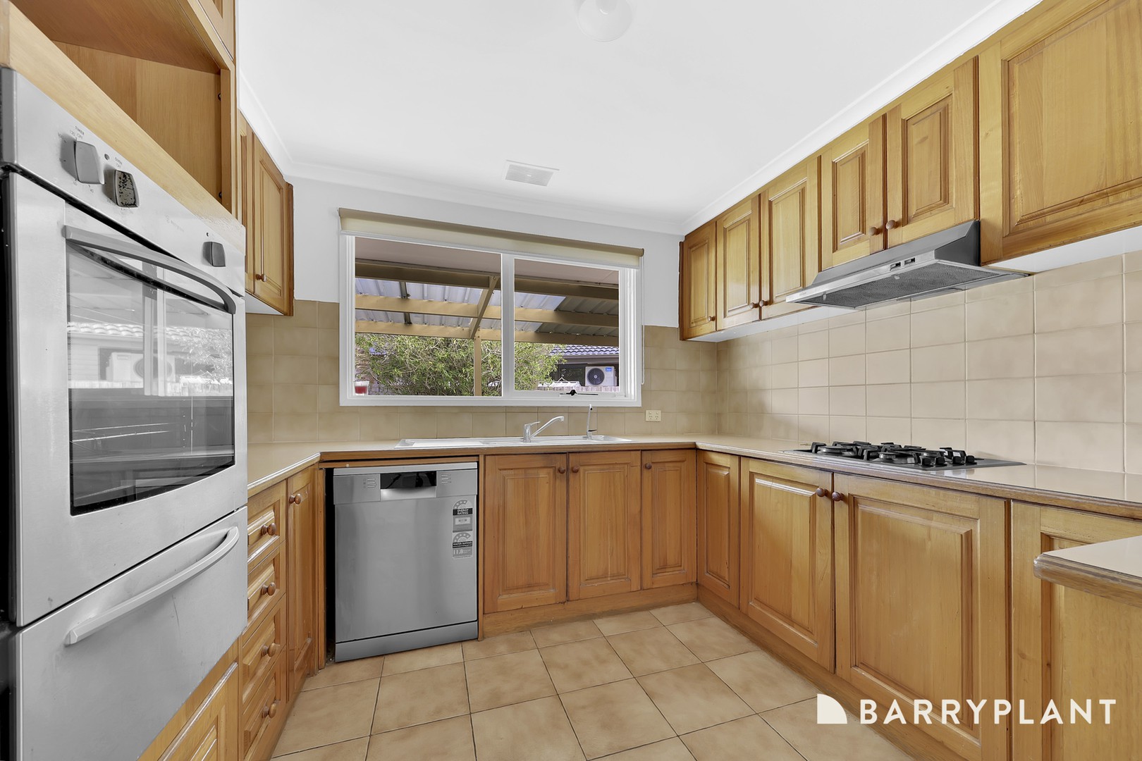 42 Madigan Crescent, Mill Park, VIC 3082 - Thumbnail 2 - 27/02/2026