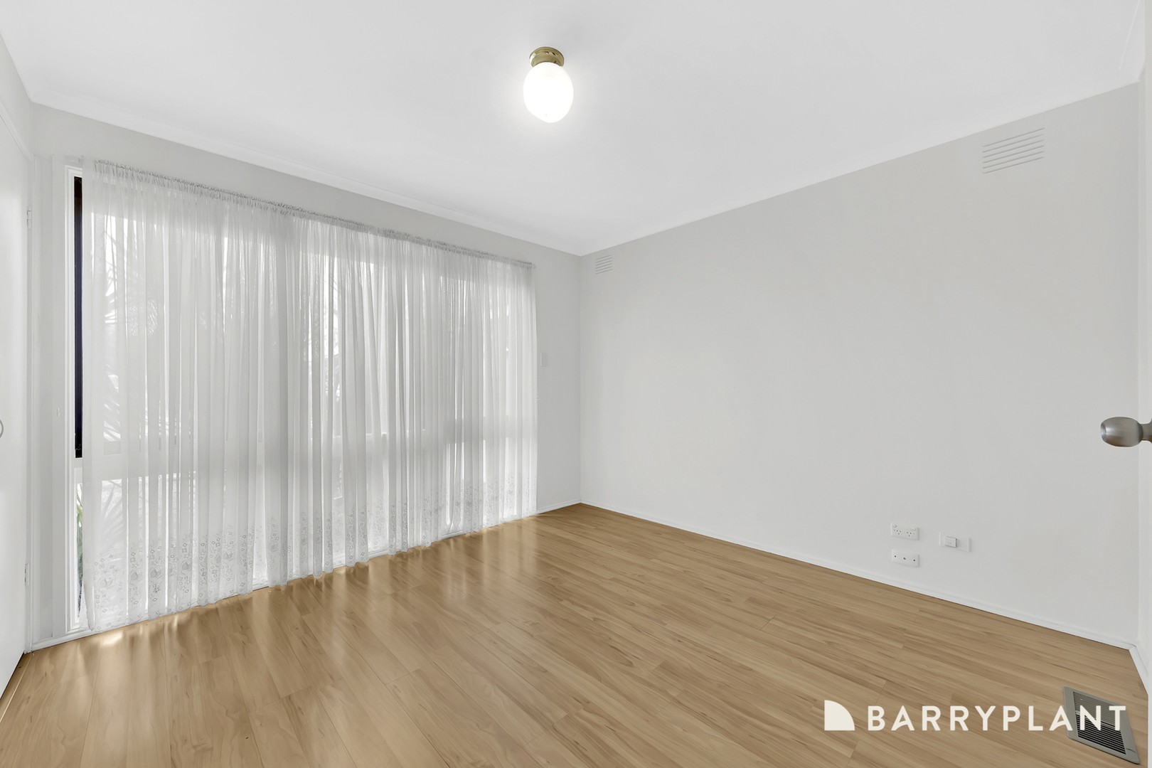42 Madigan Crescent, Mill Park, VIC 3082, Mill Park - Thumbnail 5
