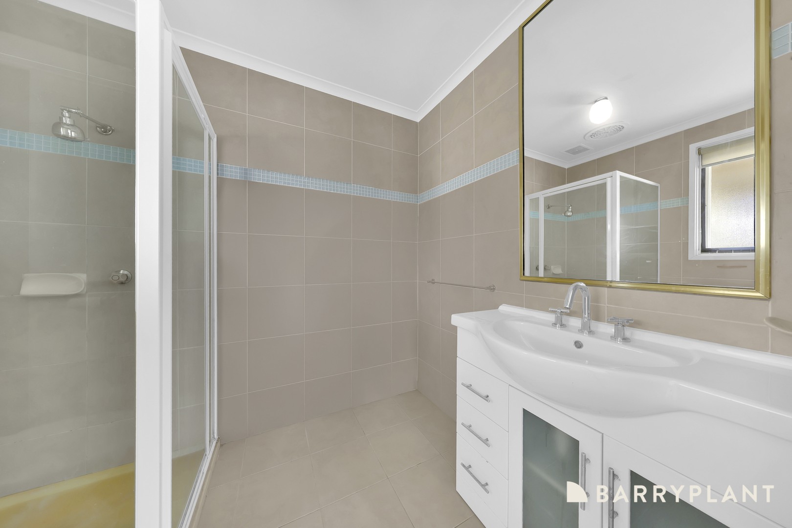 42 Madigan Crescent, Mill Park, VIC 3082, Mill Park - Thumbnail 6