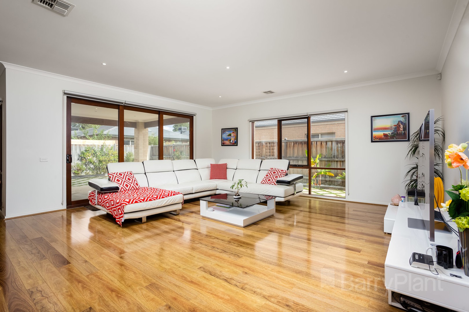 42 Martaban Crescent, Point Cook, VIC 3030, Point Cook - Thumbnail 5