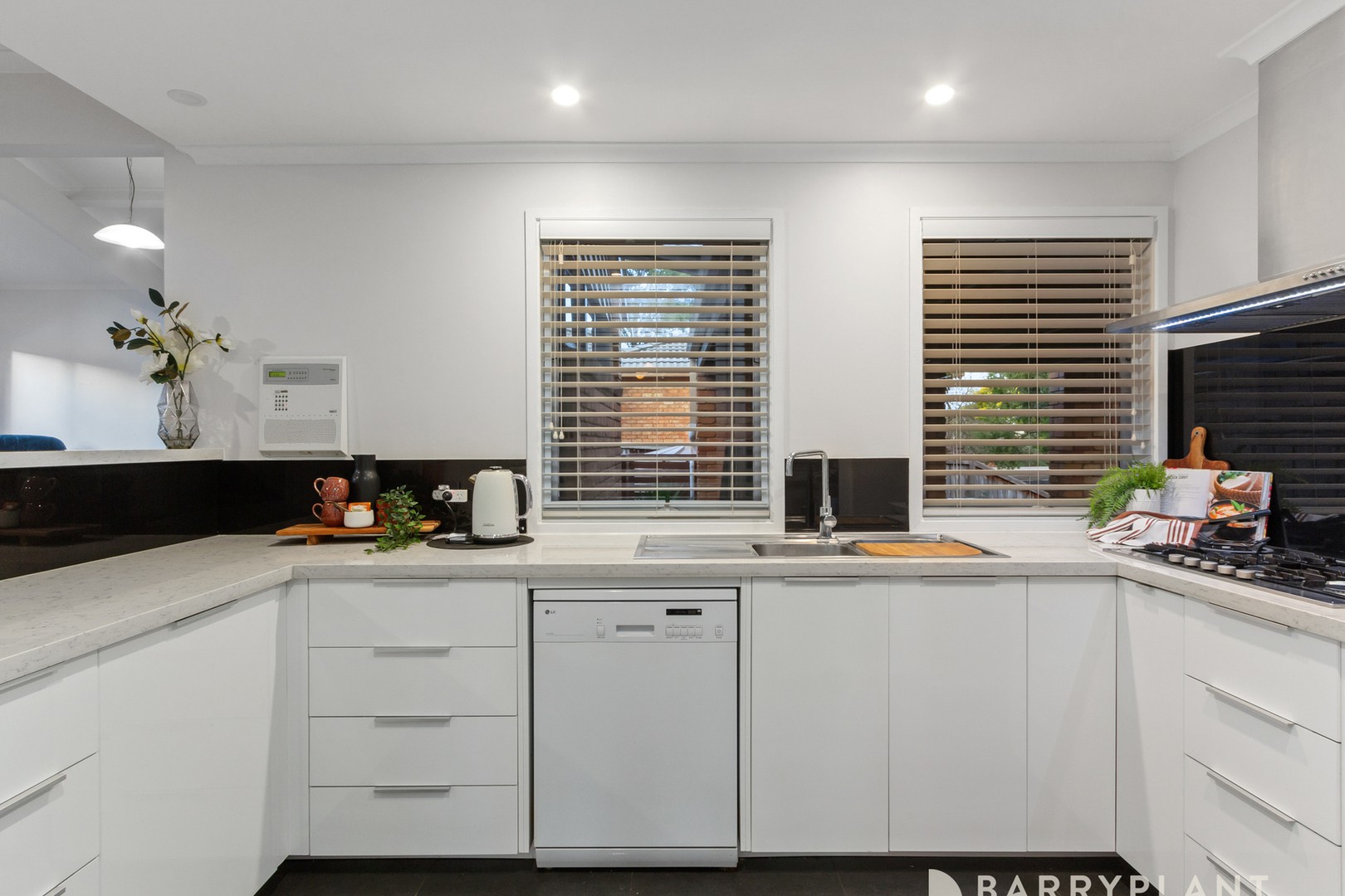 42 Matilda Avenue, Wantirna South, VIC 3152, Wantirna South - Thumbnail 5
