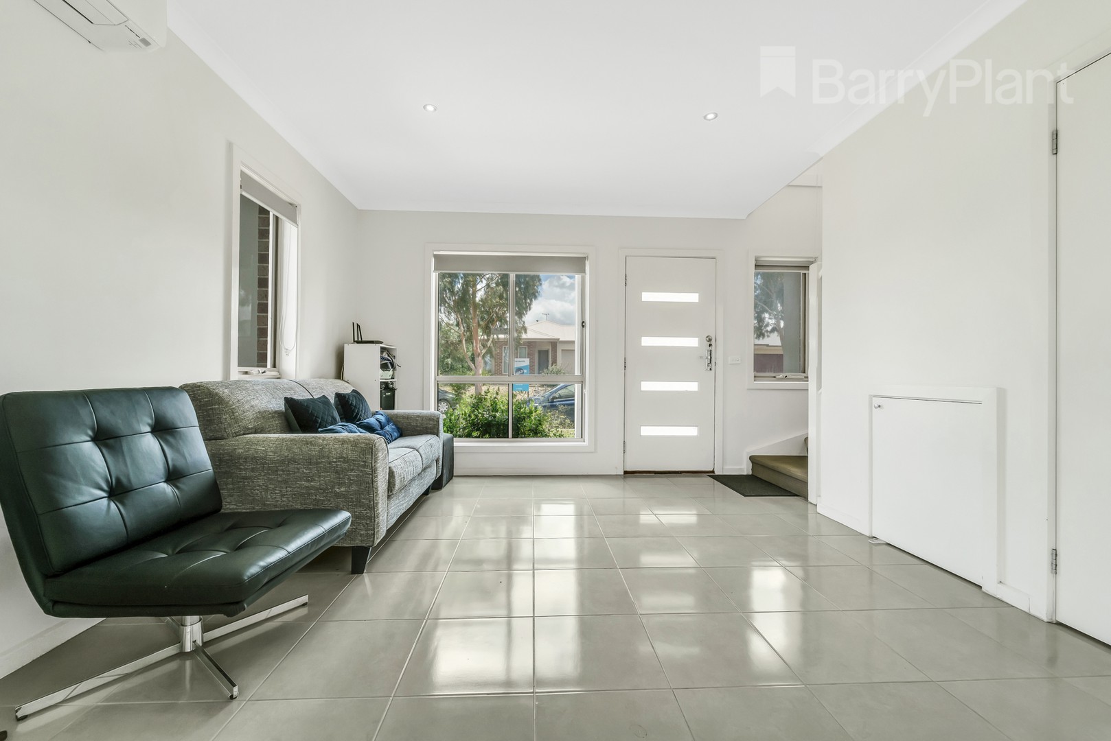 42 Millicent Drive, Craigieburn, VIC 3064, Craigieburn - Thumbnail 2