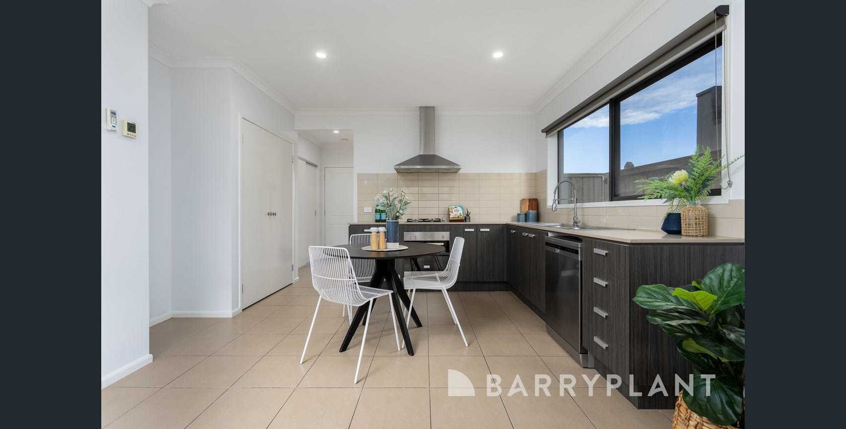 42 Mirka Way, Point Cook, VIC 3030, Point Cook - Thumbnail 2