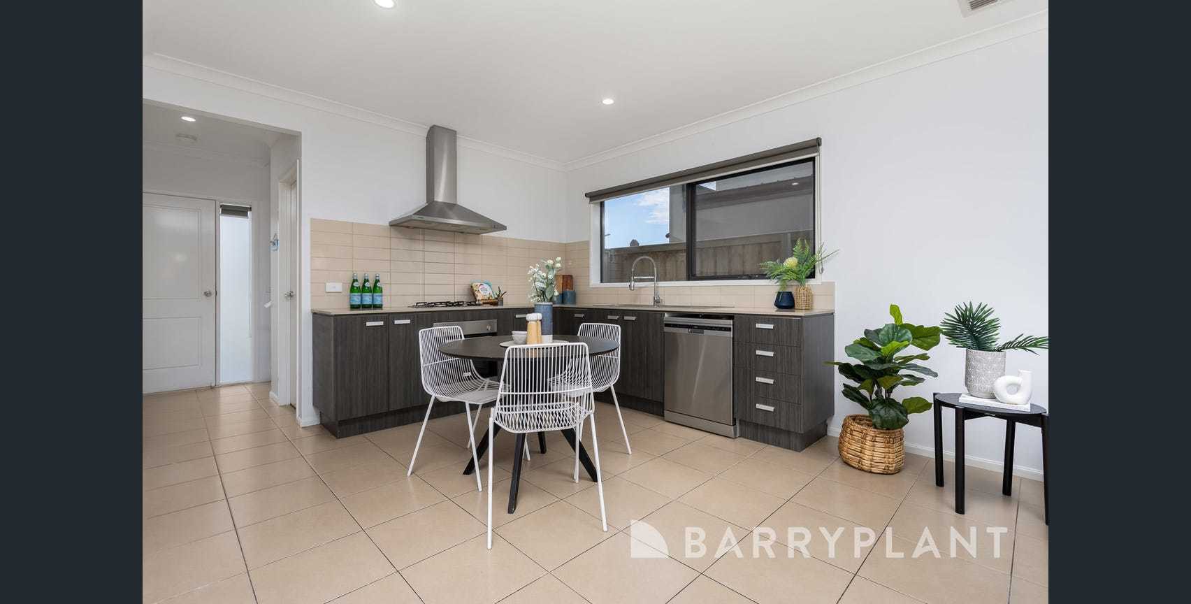 42 Mirka Way, Point Cook, VIC 3030, Point Cook - Thumbnail 4