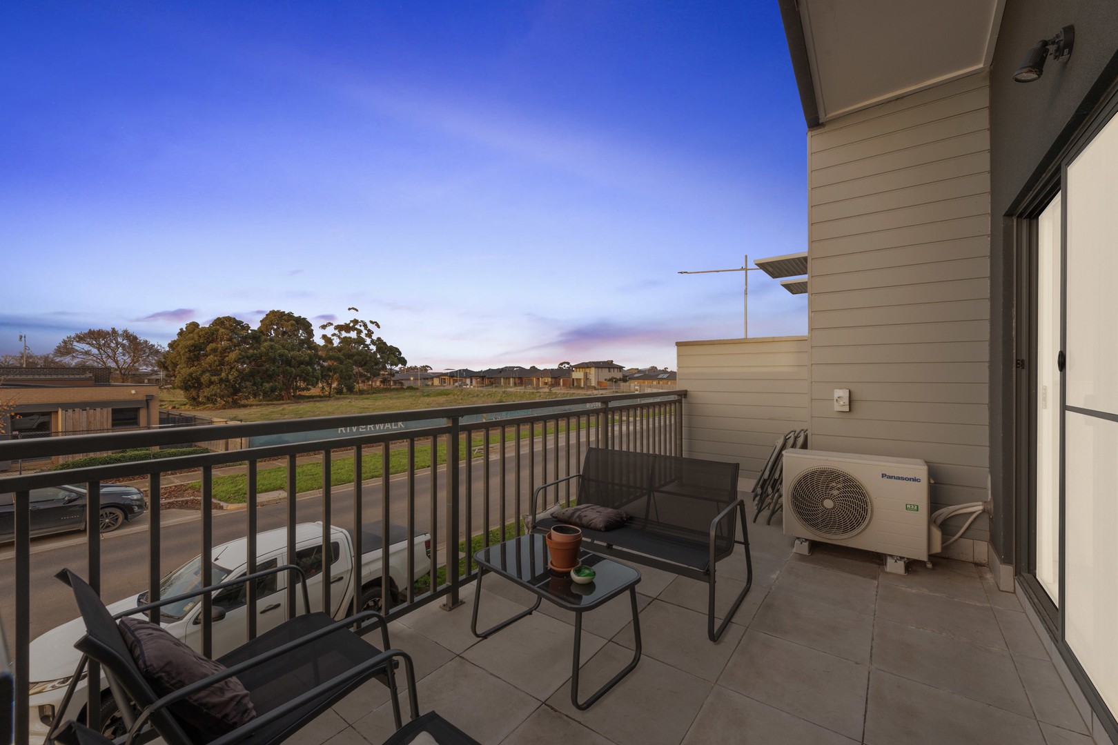 42 Newmarket Road, Werribee, VIC 3030, Werribee - Thumbnail 2