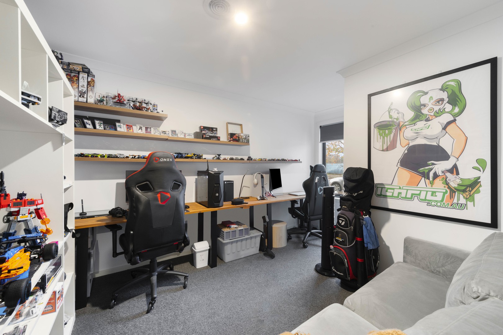 42 Newmarket Road, Werribee, VIC 3030, Werribee - Thumbnail 3