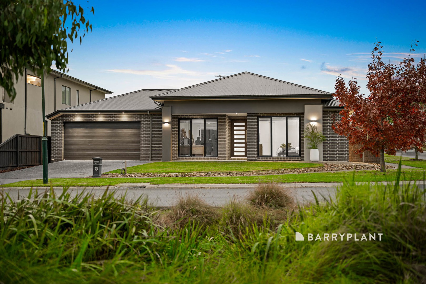 42 Oakview Boulevard, Narre Warren North, VIC 3804, Narre Warren North - Thumbnail 2