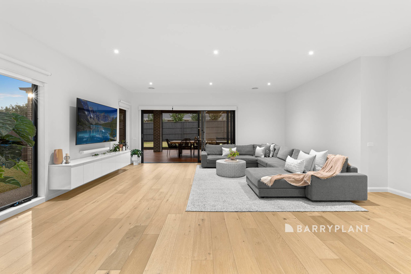 42 Oakview Boulevard, Narre Warren North, VIC 3804, Narre Warren North - Thumbnail 8