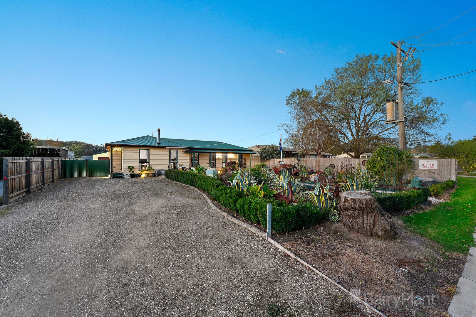 42 Railway Avenue, Bunyip, VIC 3815