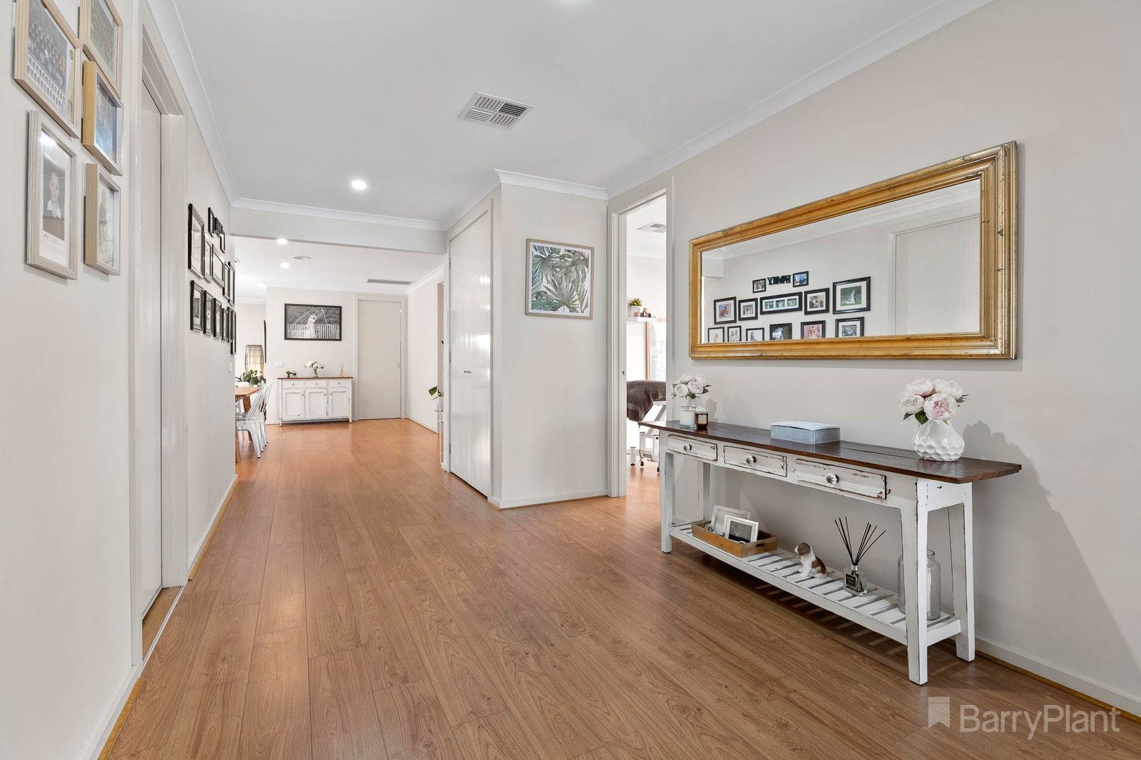 42 Ritchie Drive, Clyde North, VIC 3978, Clyde North - Thumbnail 2
