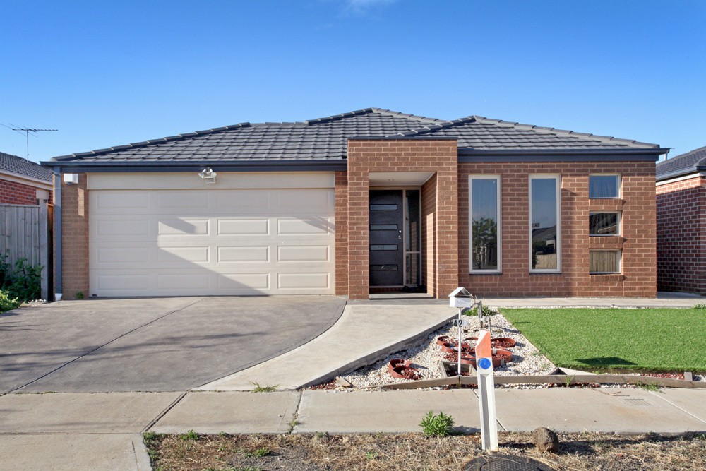 42 Saltbush Crescent, Brookfield, VIC 3338
