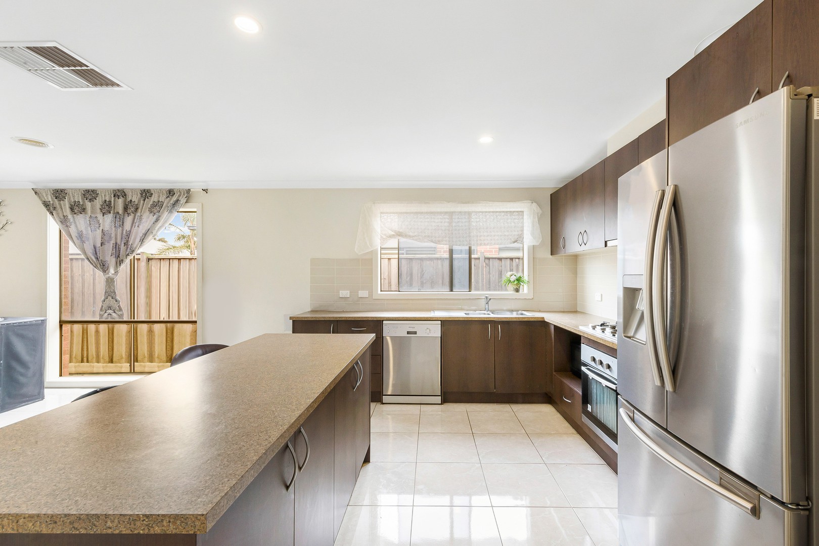 42 Saltbush Crescent, Brookfield, VIC 3338, Brookfield - Thumbnail 4