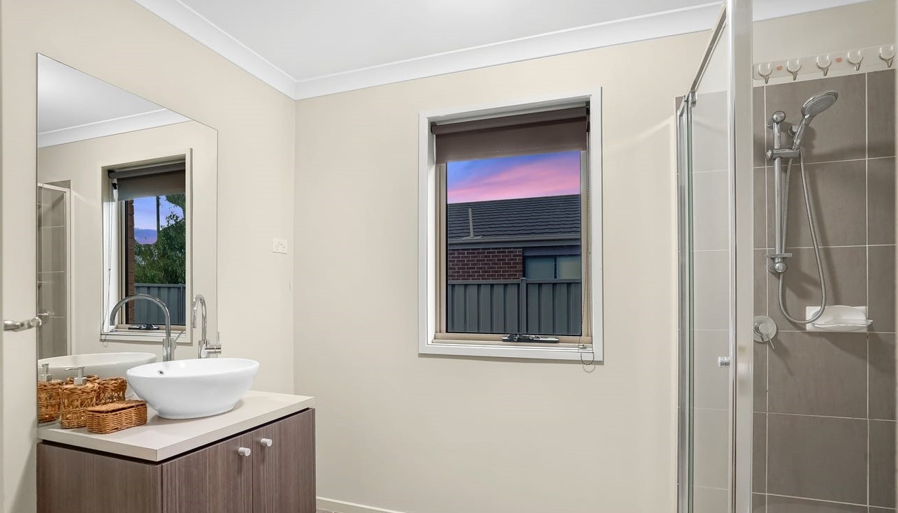 42 Samaria Street, Tarneit, VIC 3029 - Thumbnail 2 - 19/04/2022