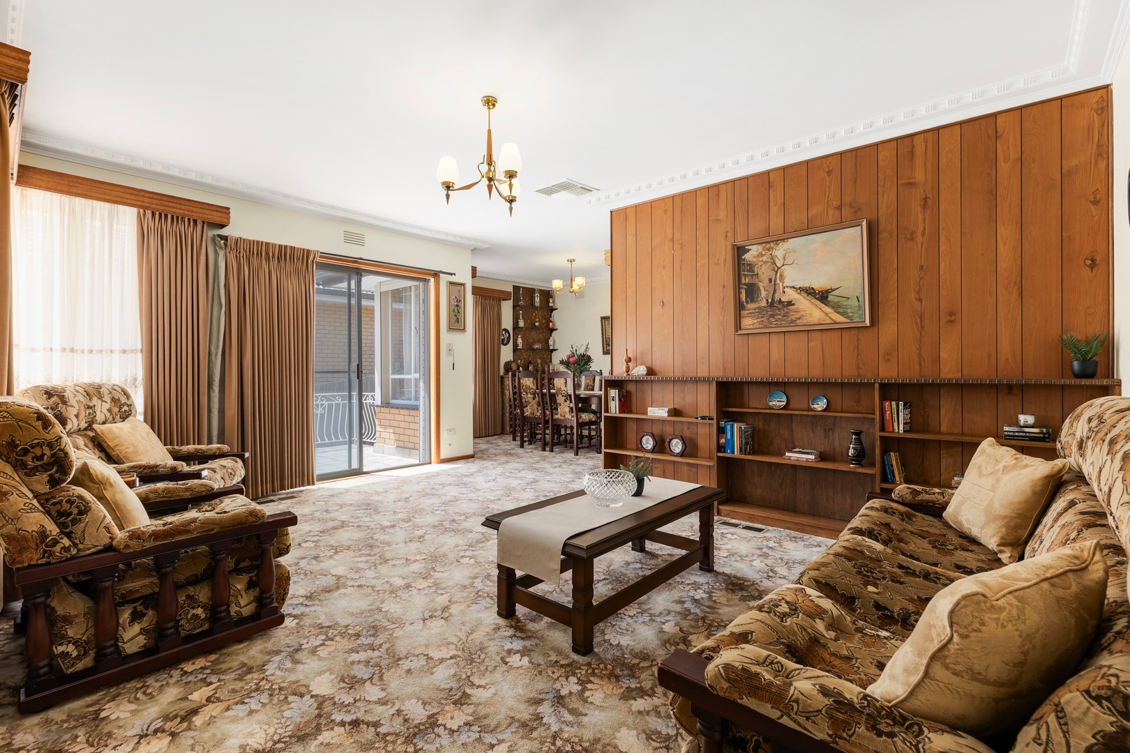 42 San Remo Drive, Avondale Heights, VIC 3034 - Thumbnail 2 - 31/10/2025