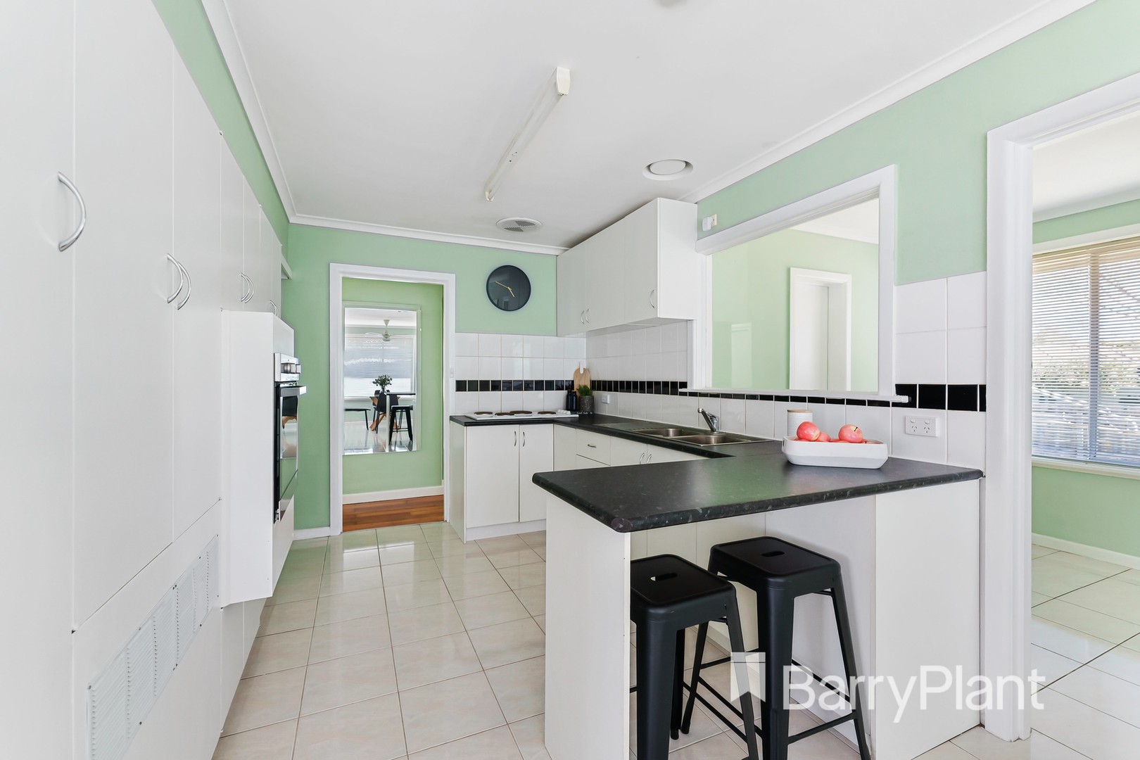 42 Shirley StreetSt Albans, VIC 3021, St Albans - Thumbnail 2