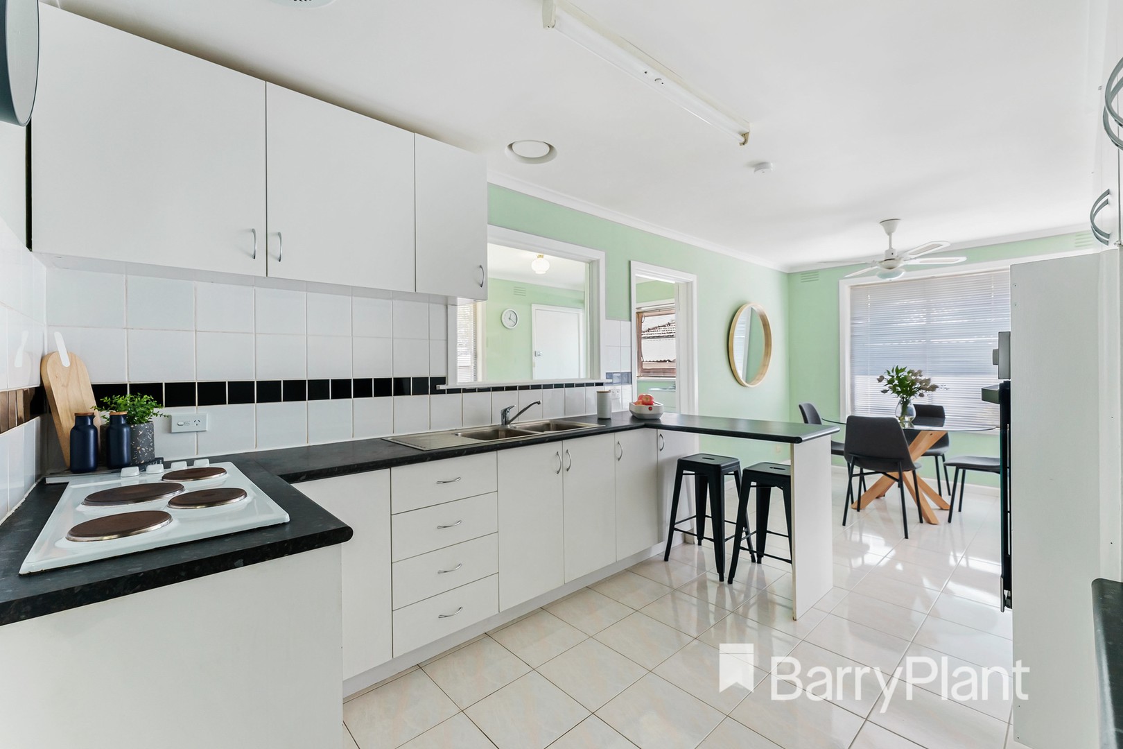 42 Shirley StreetSt Albans, VIC 3021, St Albans - Thumbnail 3
