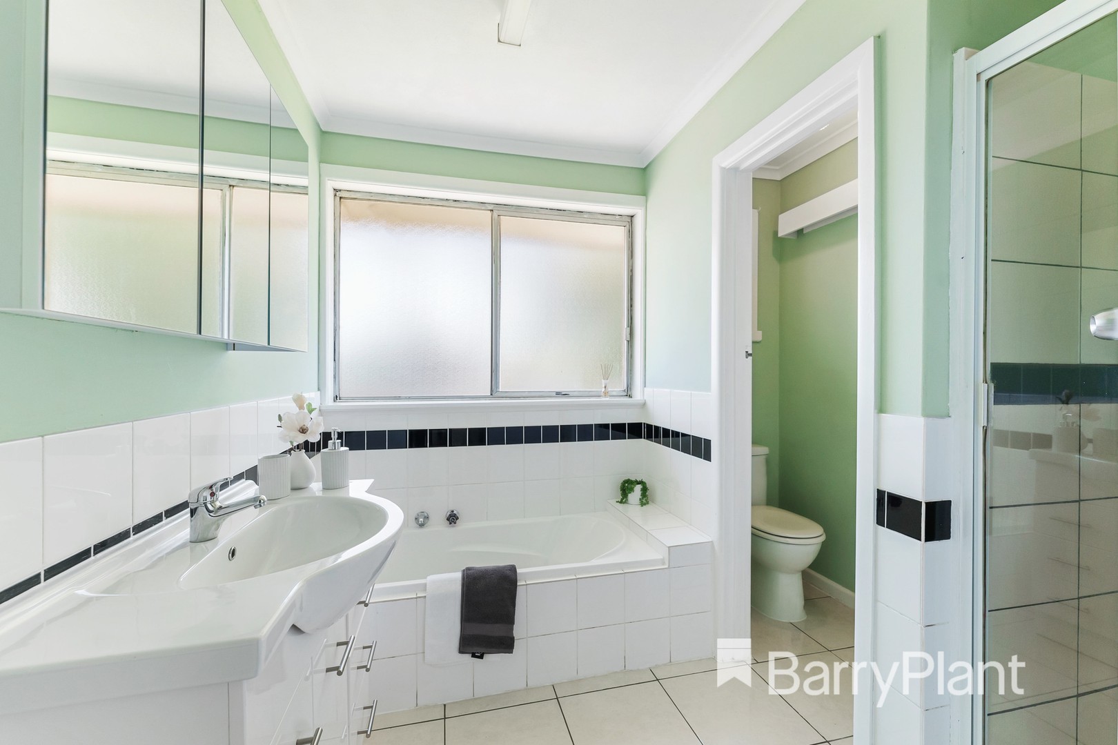 42 Shirley StreetSt Albans, VIC 3021, St Albans - Thumbnail 4
