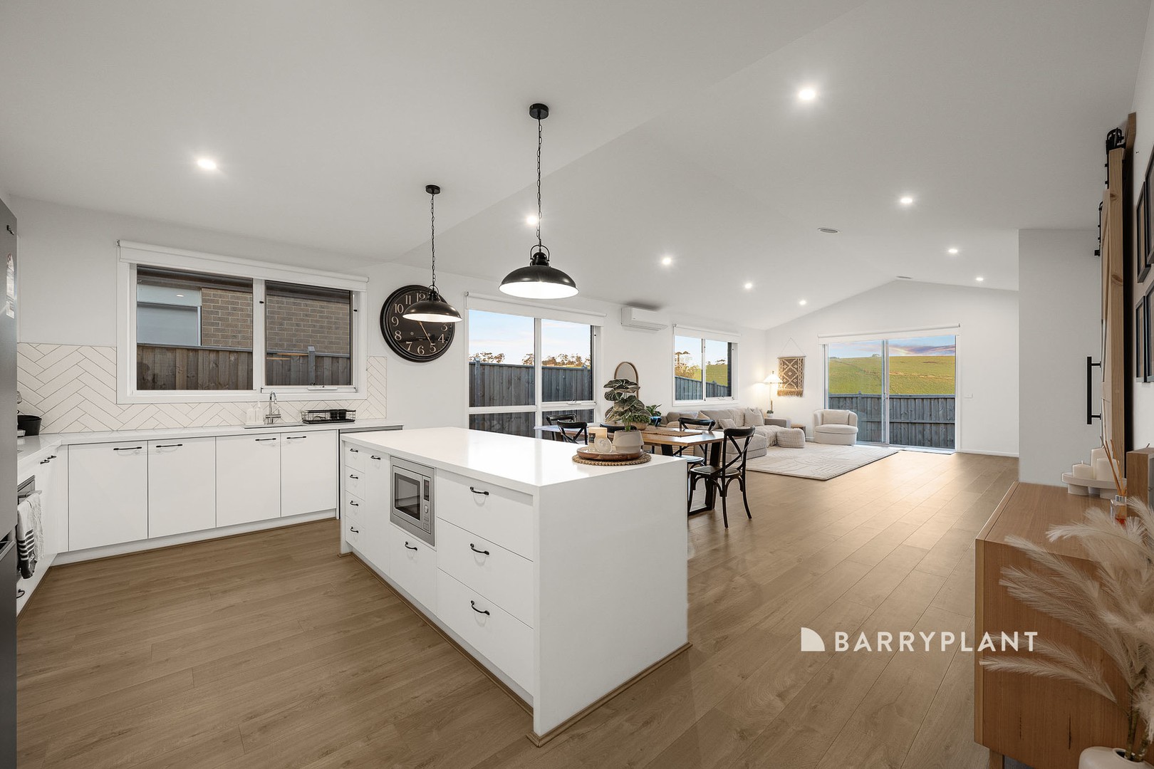 42 Staghorn Way, Drouin, VIC 3818, Drouin - Thumbnail 2