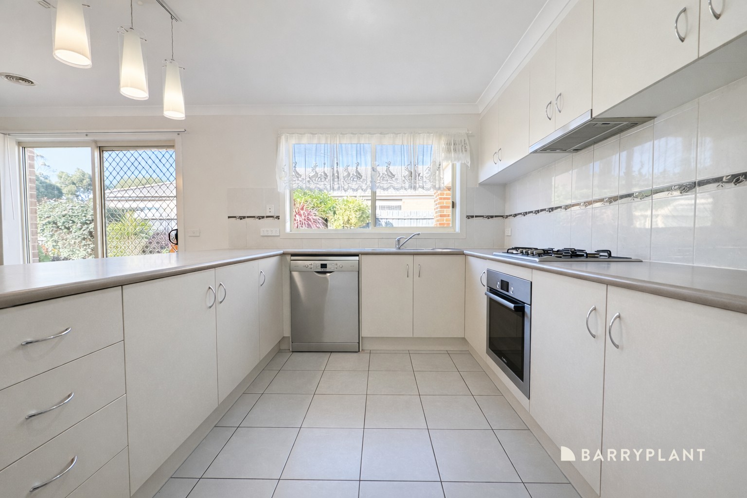 42 Summerhill Boulevard, Drouin, VIC 3818 - Thumbnail 2 - 22/04/2026