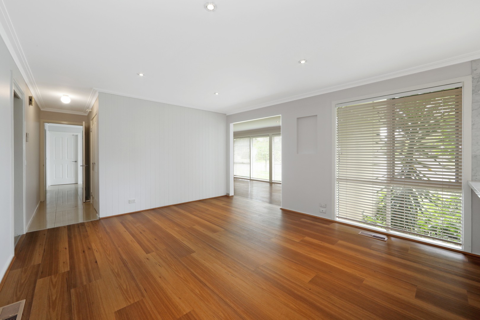 42 Tamboon DriveRowville, VIC 3178, Rowville - Thumbnail 3
