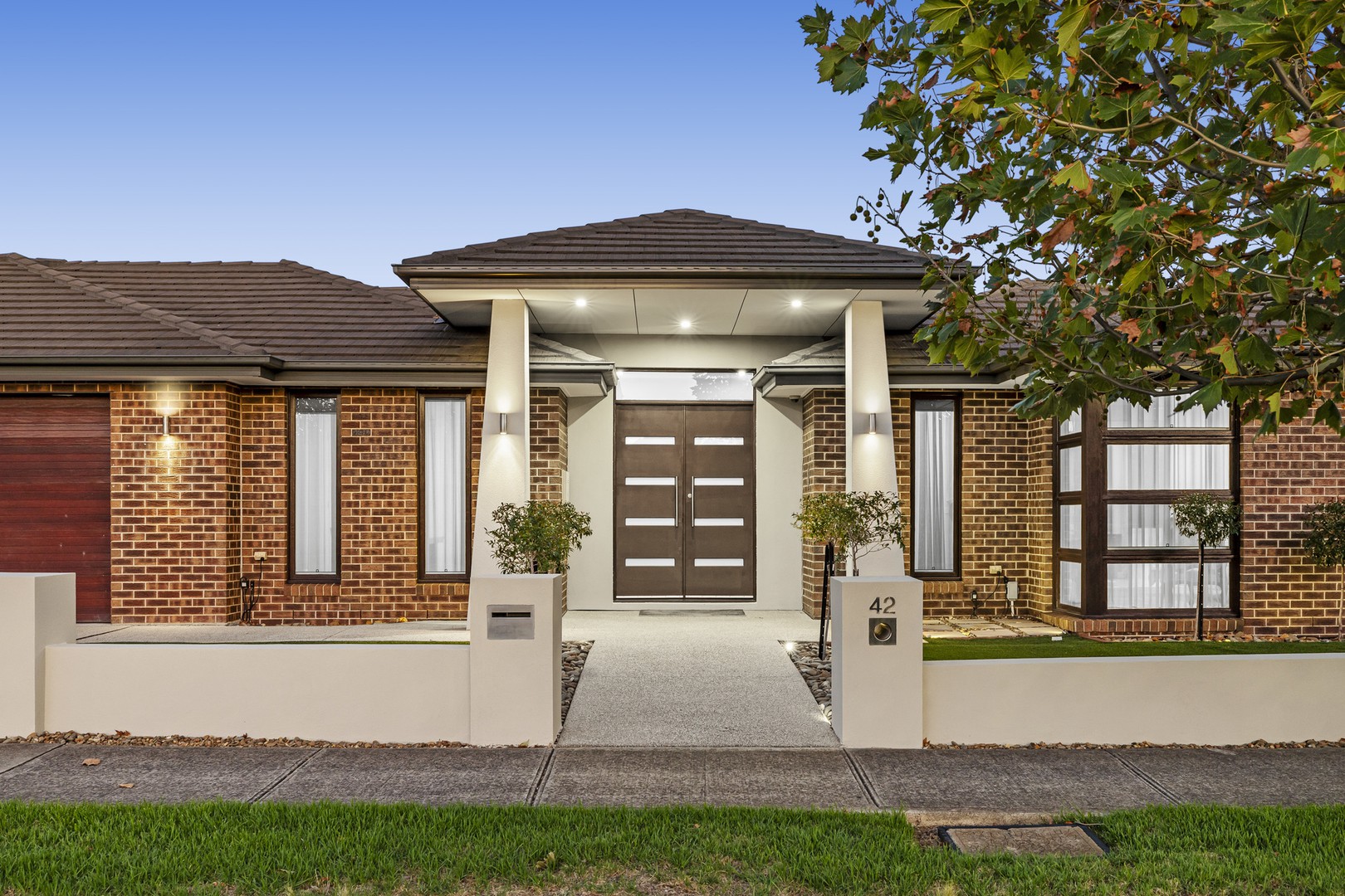 42 Tasman Crescent, Taylors Lakes, VIC 3038 - Thumbnail 2 - 06/03/2026