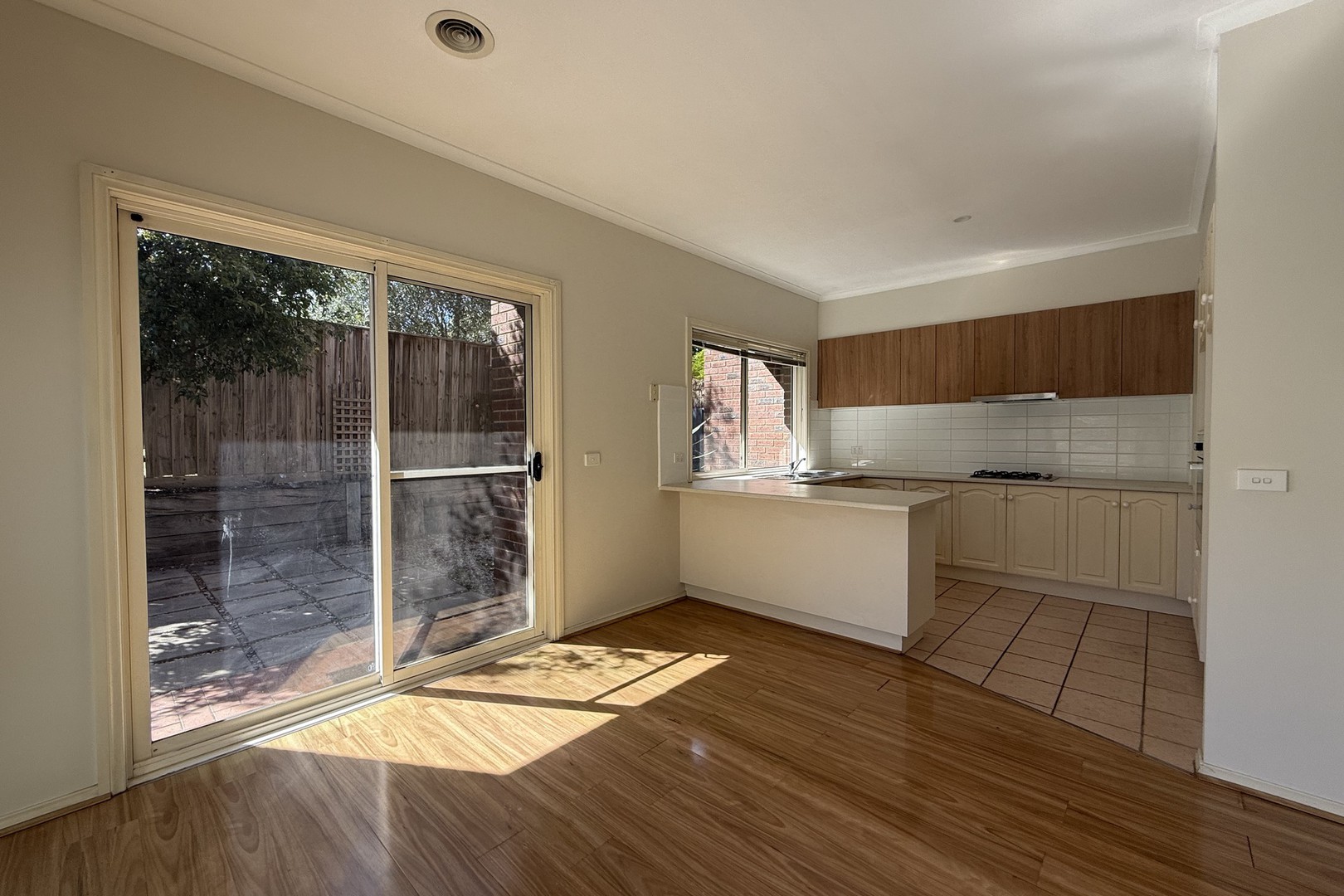 42 The Crest, Attwood, VIC 3049 - Thumbnail 2 - 17/02/2026