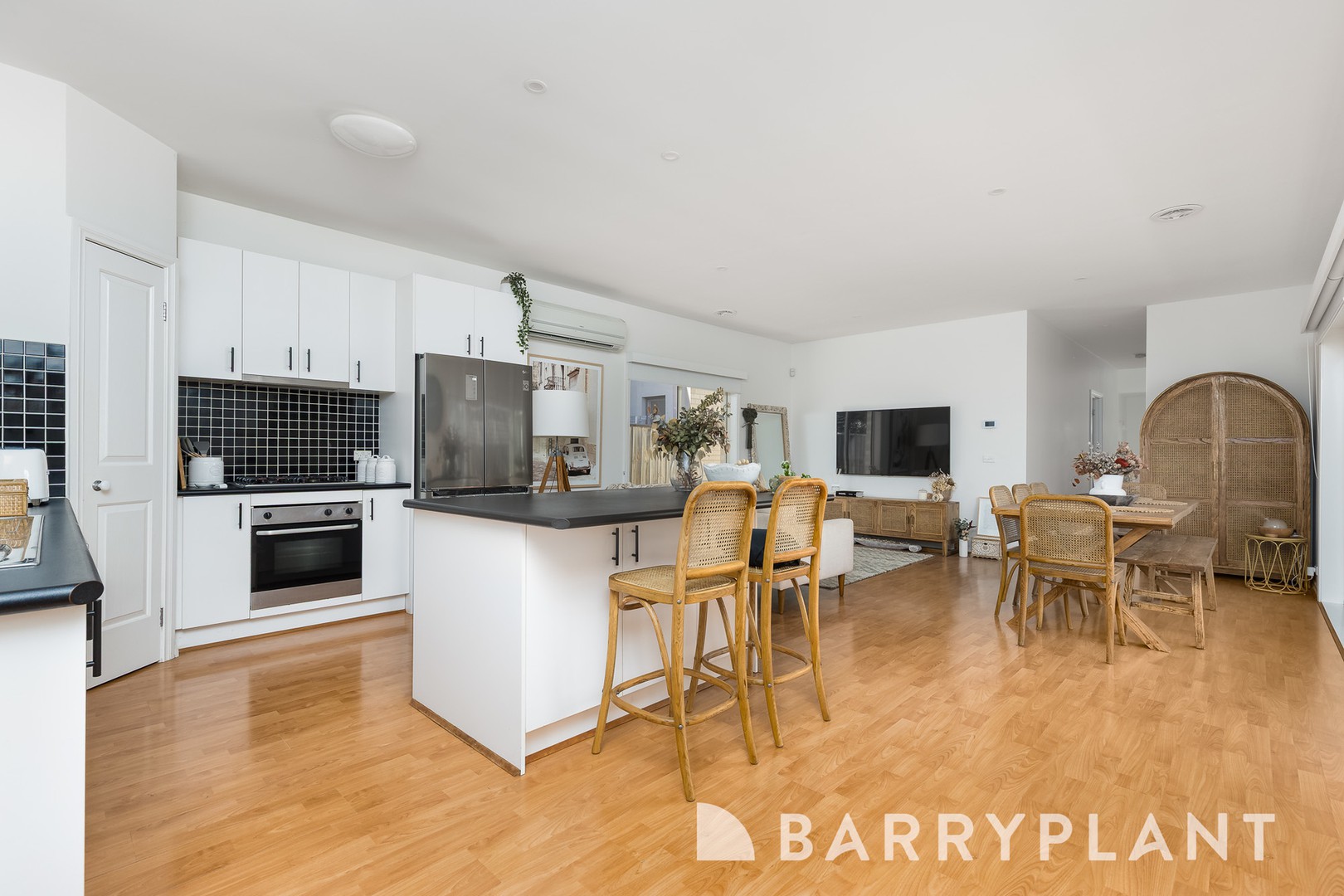 42 Tournament Drive, Sanctuary Lakes, VIC 3030, Point Cook - Thumbnail 7