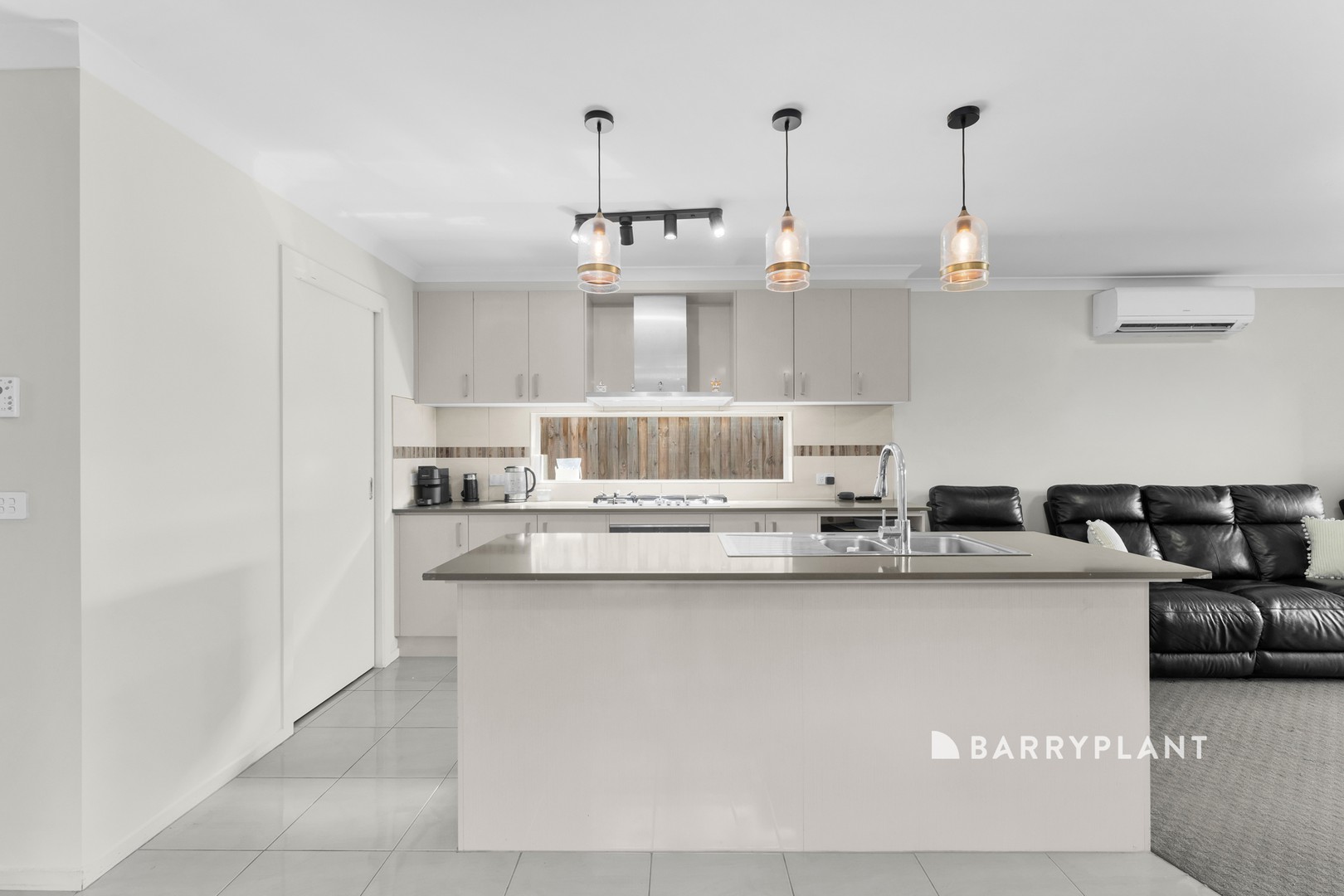 42 Troups Creek Promenade, Narre Warren, VIC 3805 - Thumbnail 2 - 11/03/2026