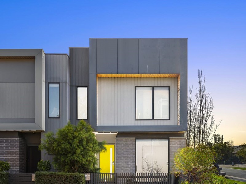 42 Umbrella Way, Point Cook, VIC 3030 - Image - 04/12/2025