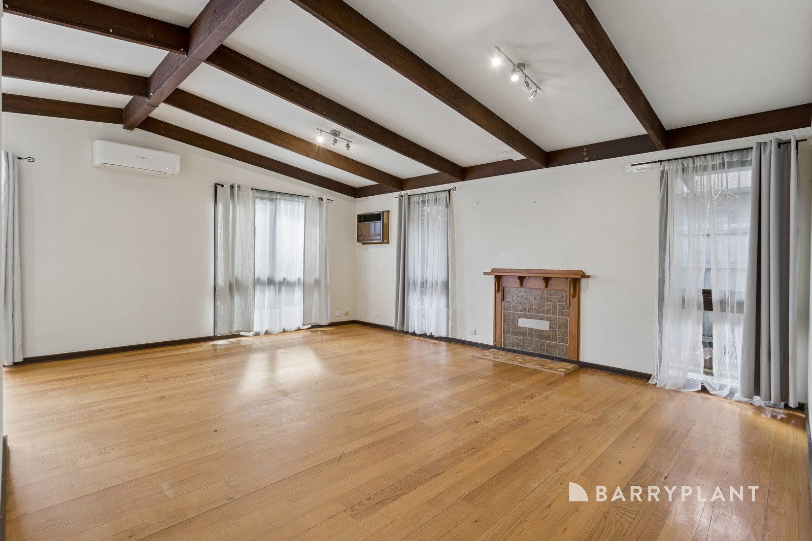 42 Warranilla Avenue, Rosebud, VIC 3939 - Thumbnail 2 - 10/07/2026