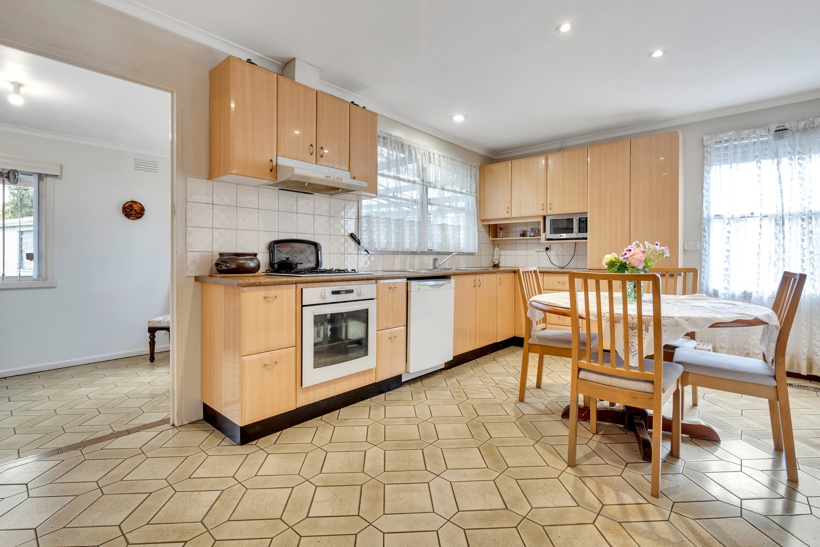 42 Westmere Crescent, Coolaroo, VIC 3048, Coolaroo - Thumbnail 5