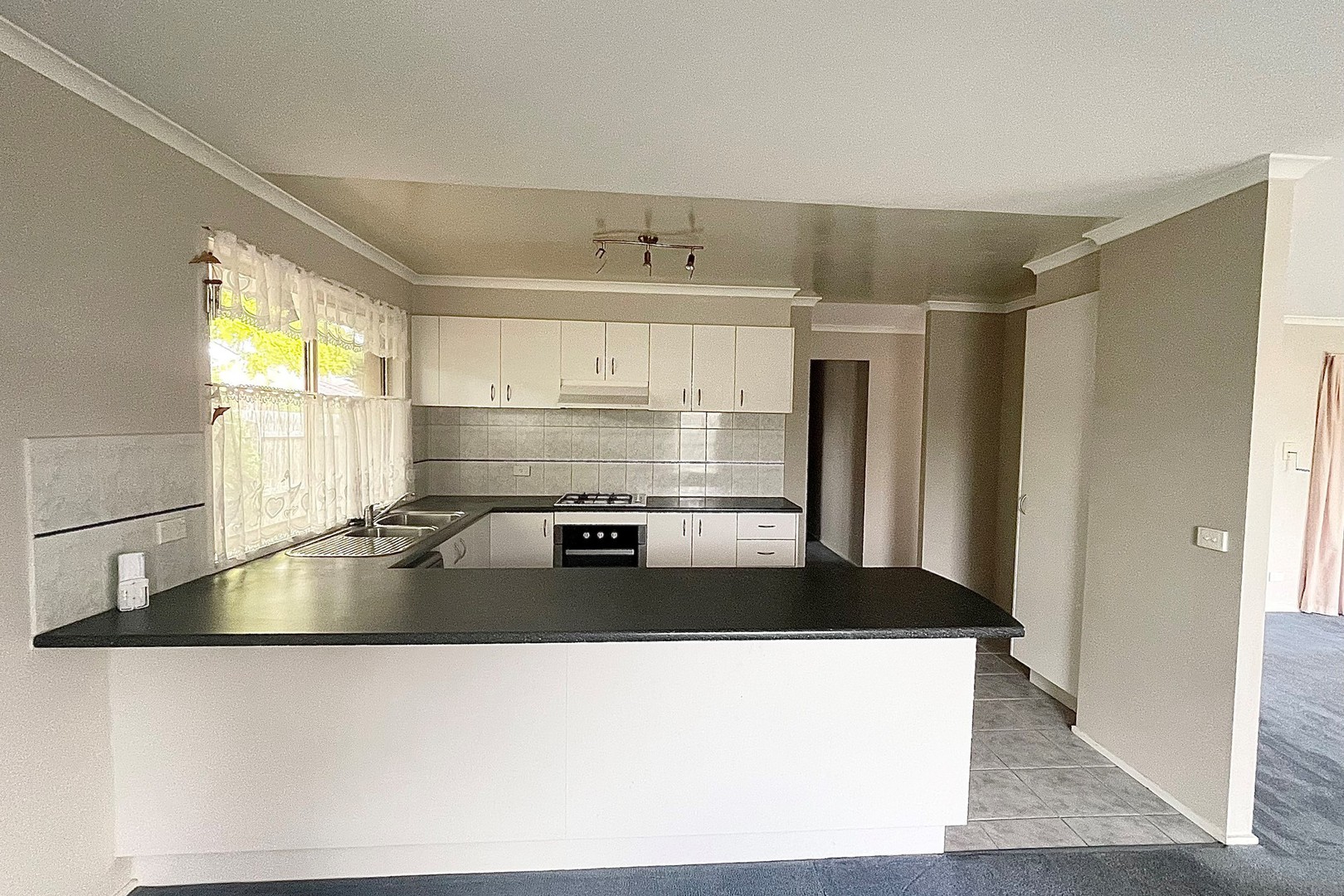 43 Allenby Road, Hillside, VIC 3037, Hillside - Thumbnail 3