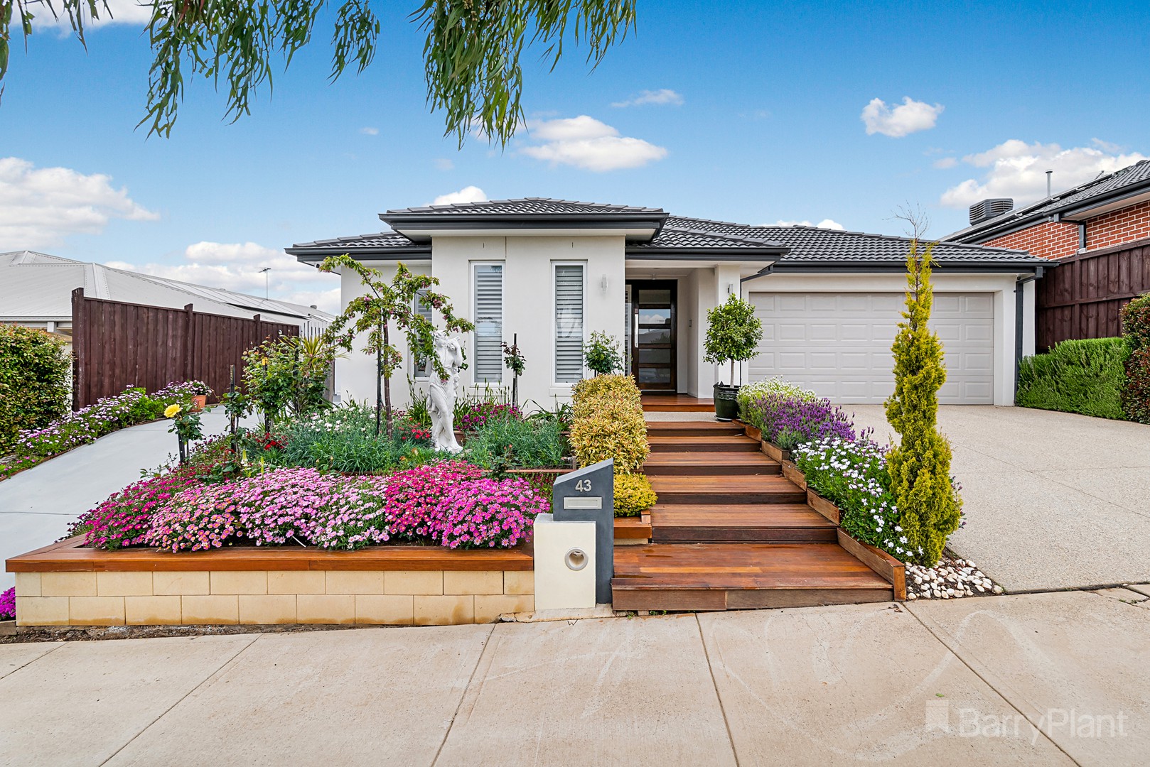43 Angelas WaySunbury, VIC 3429  - Leased, Sunbury - Thumbnail 2