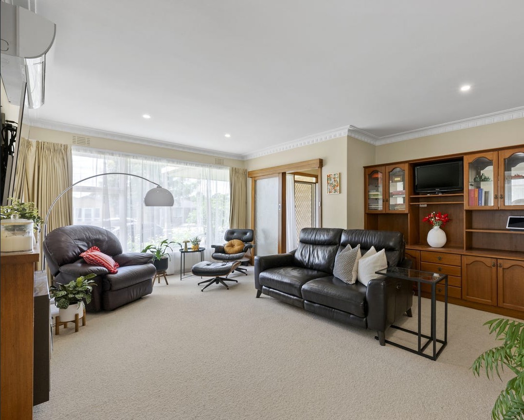 43 Browns Parade, Wendouree, VIC 3355, Wendouree - Thumbnail 4