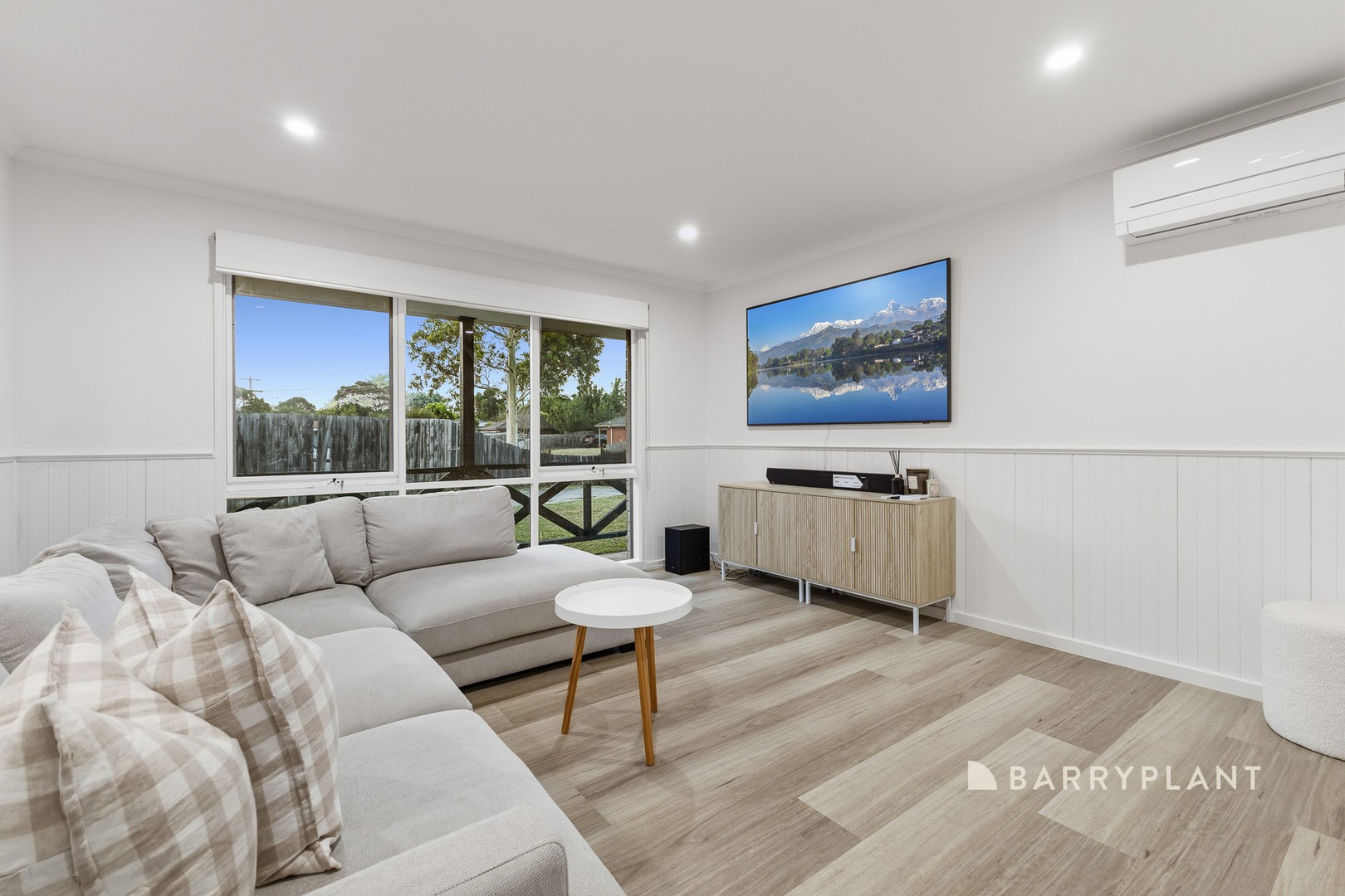 43 Cameron Way, Pakenham, VIC 3810 - Thumbnail 2 - 13/01/2026