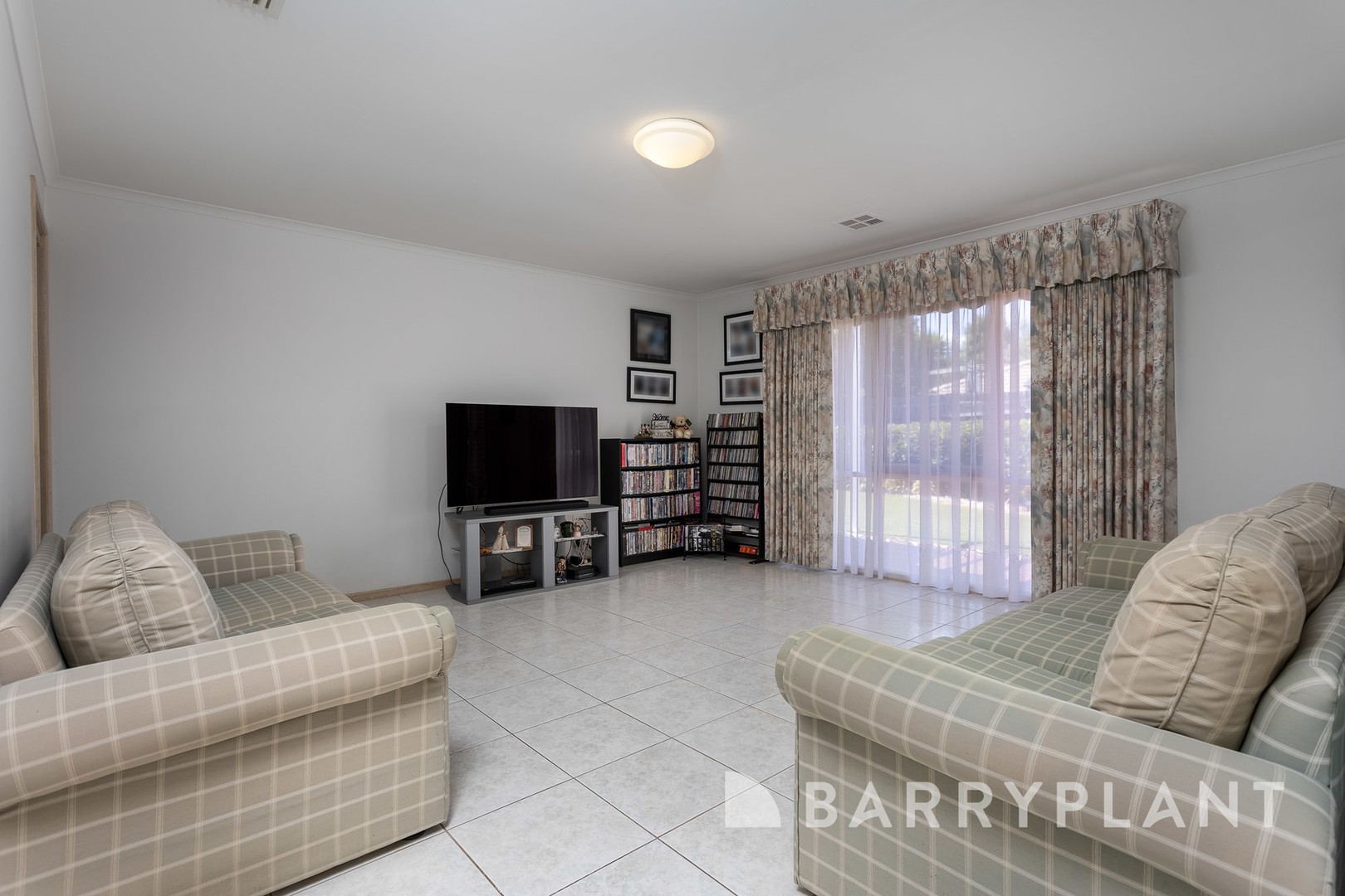 43 Canonbury Circle, Seabrook, VIC 3028, Seabrook - Thumbnail 2