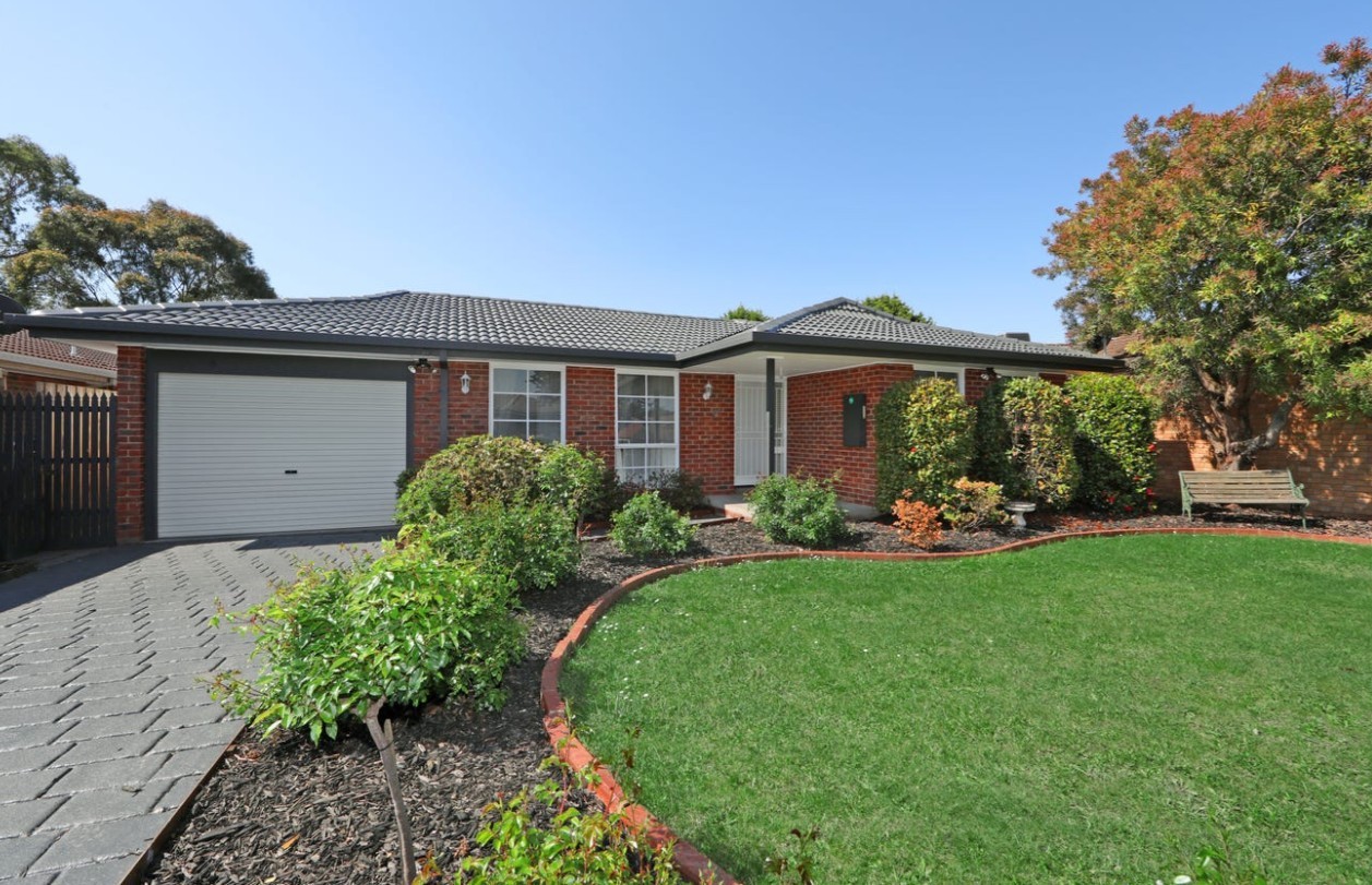 43 Crusoe Drive, Lysterfield, VIC 3156