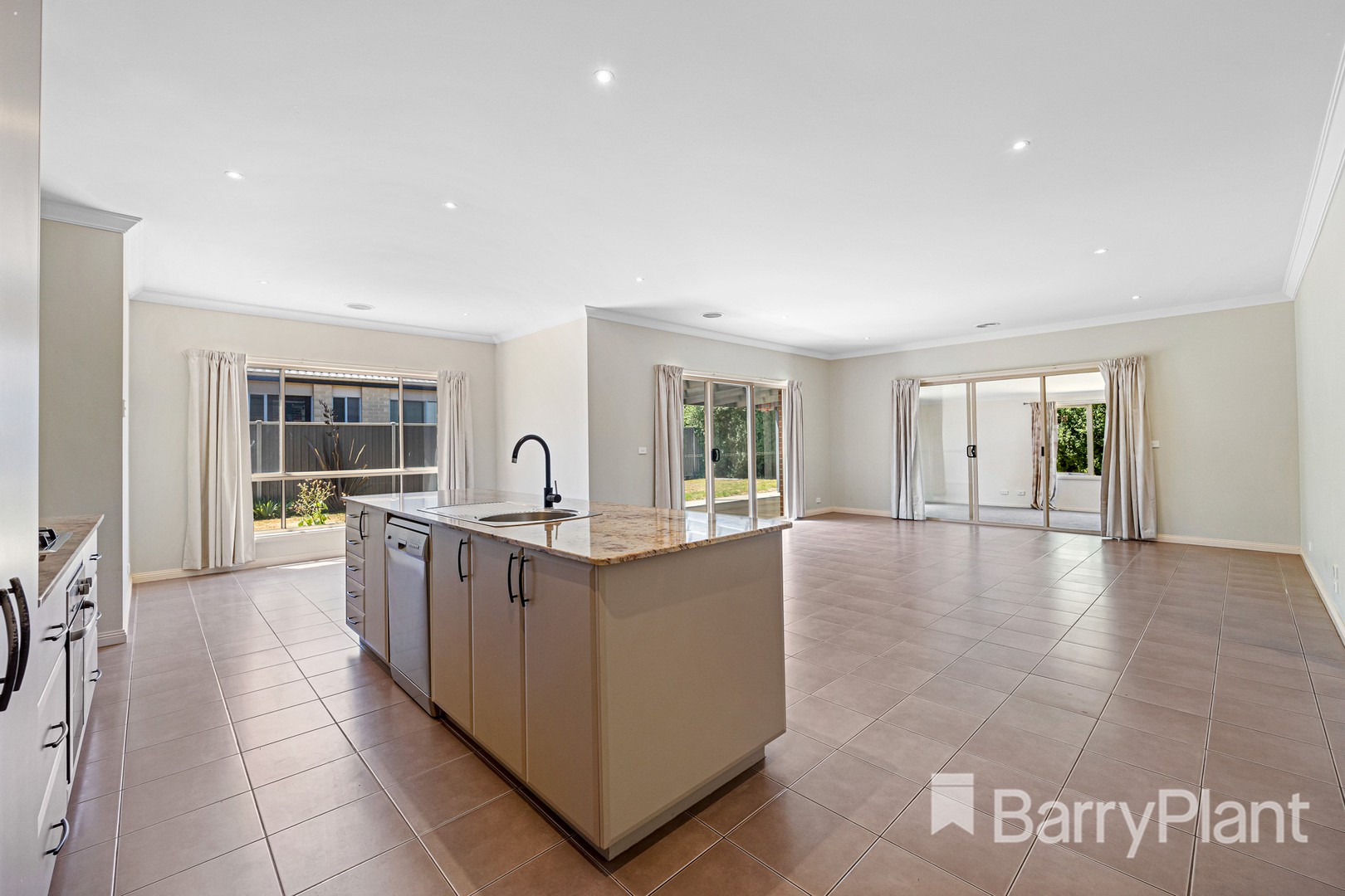 43 Dorset Drive, Alfredton, VIC 3350, Alfredton - Thumbnail 2