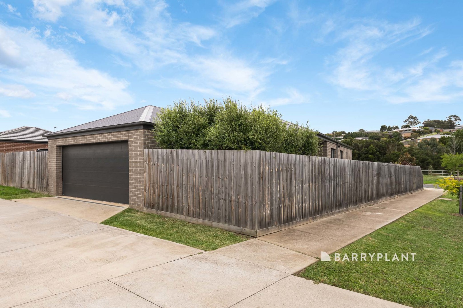 43 Harmon Drive, Drouin, VIC 3818 - Thumbnail 2 - 13/03/2026