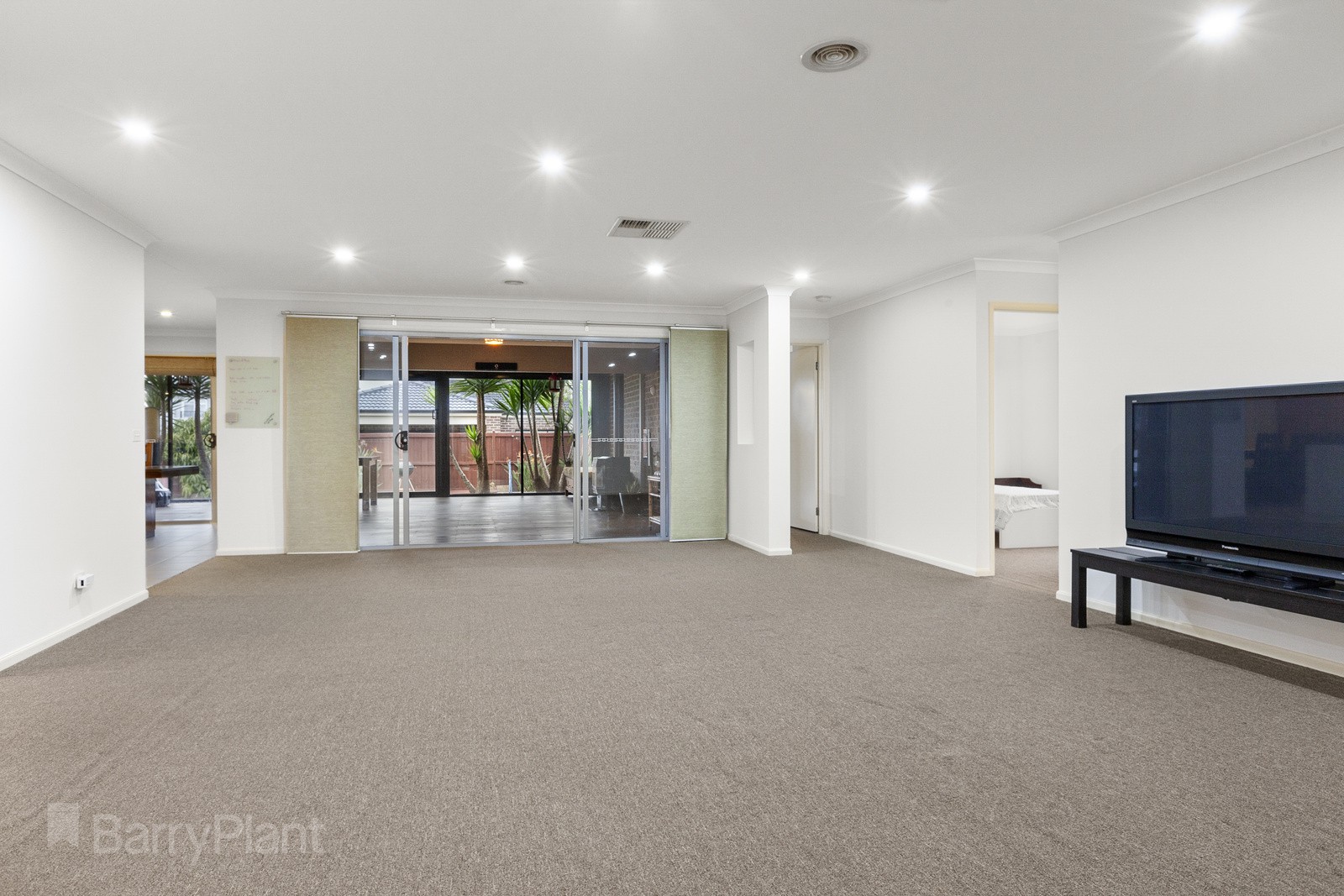 43 Ladybird Crescent, Point Cook, VIC 3030, Point Cook - Thumbnail 7