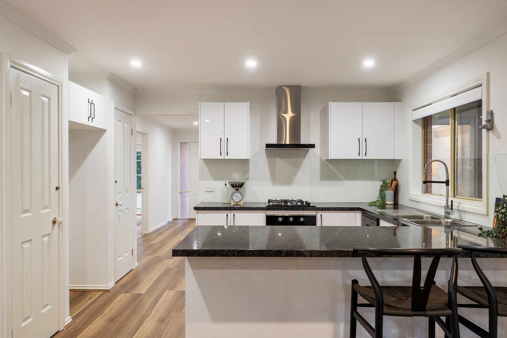43 Lakes Drive, Craigieburn, VIC 3064, Craigieburn - Thumbnail 5