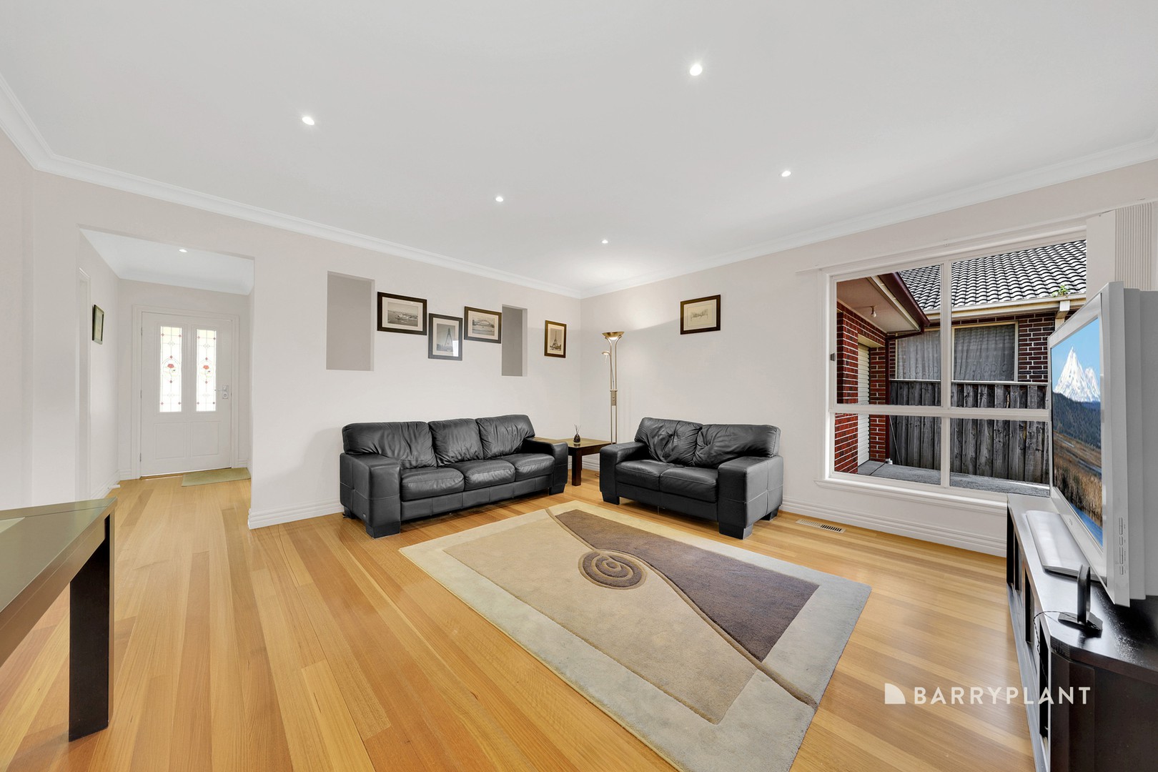 43 Lewins Rail Avenue, South Morang, VIC 3752, South Morang - Thumbnail 2